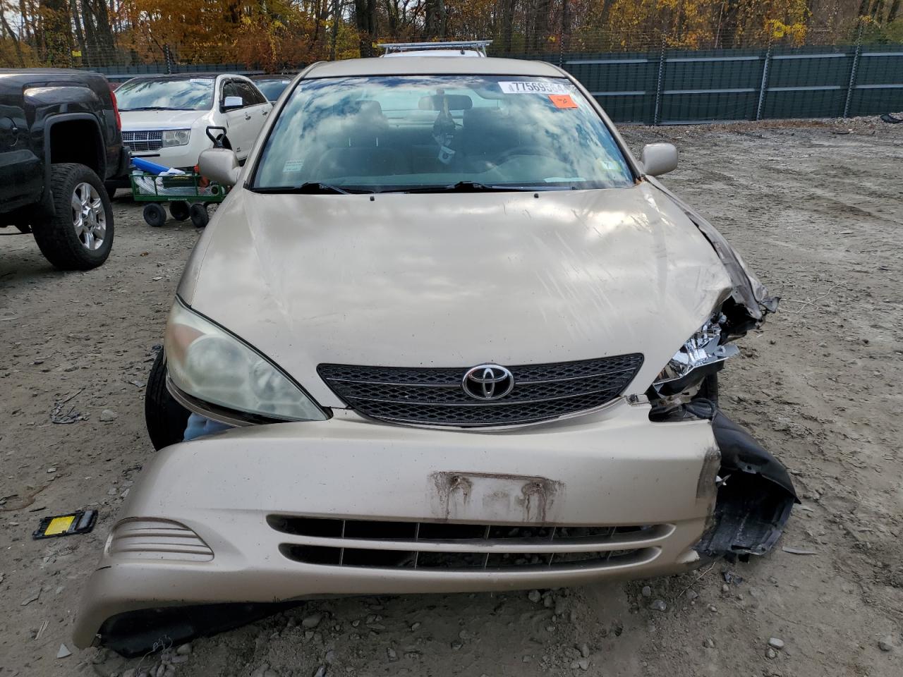 2002 Toyota Camry VIN 4T1BE32K62U089817 Copart auction photo, front end / minor dent/scratches damage thumbnail 5