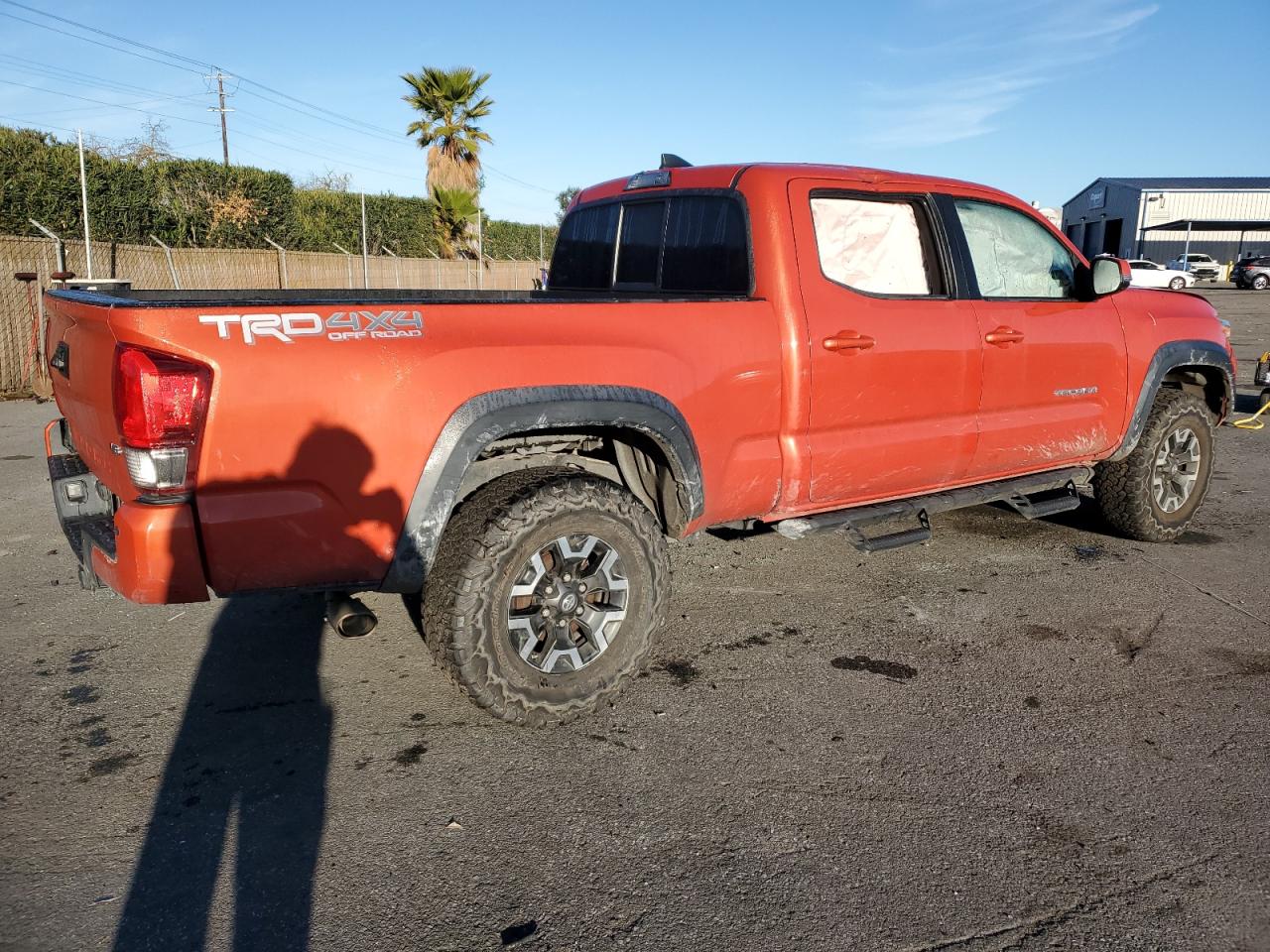 2016 Toyota Tacoma VIN 3TMDZ5BN5GM003318 Copart auction photo, all over damage thumbnail 3