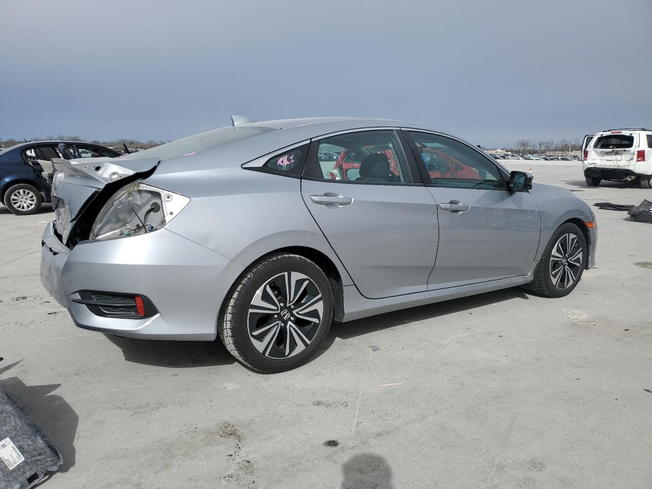 2017 Honda Civic VIN 19XFC1F37HE018393 Copart auction photo, rear end / minor dent/scratches damage thumbnail 3