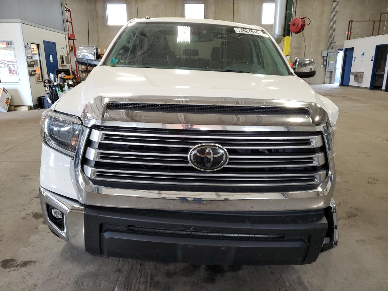 2018 Toyota Tundra VIN 5TFHW5F15JX767768 Copart auction photo, all over damage thumbnail 5