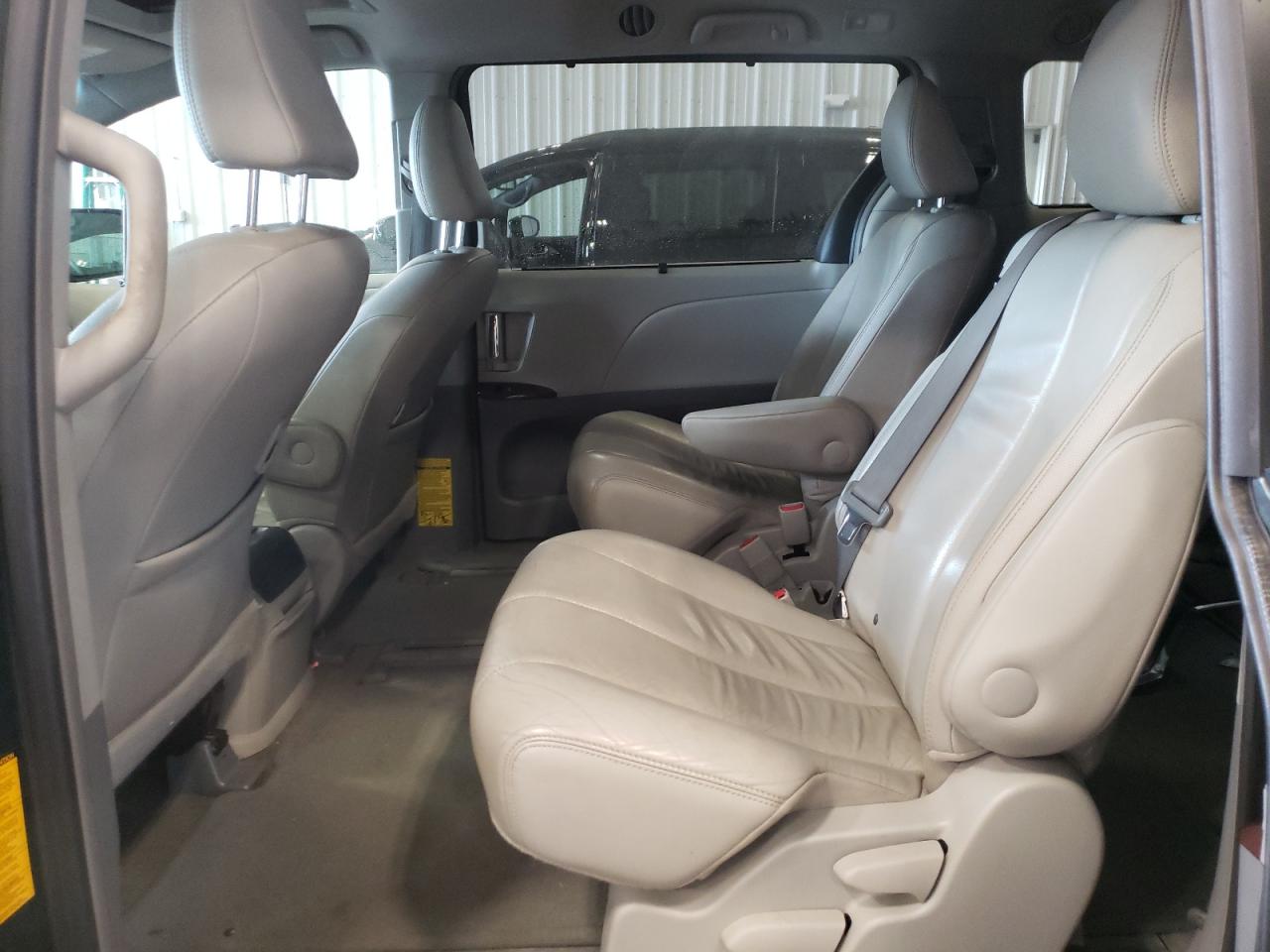 2013 Toyota Sienna VIN 5TDYK3DC5DS367109 Copart auction photo, front end / side damage thumbnail 11