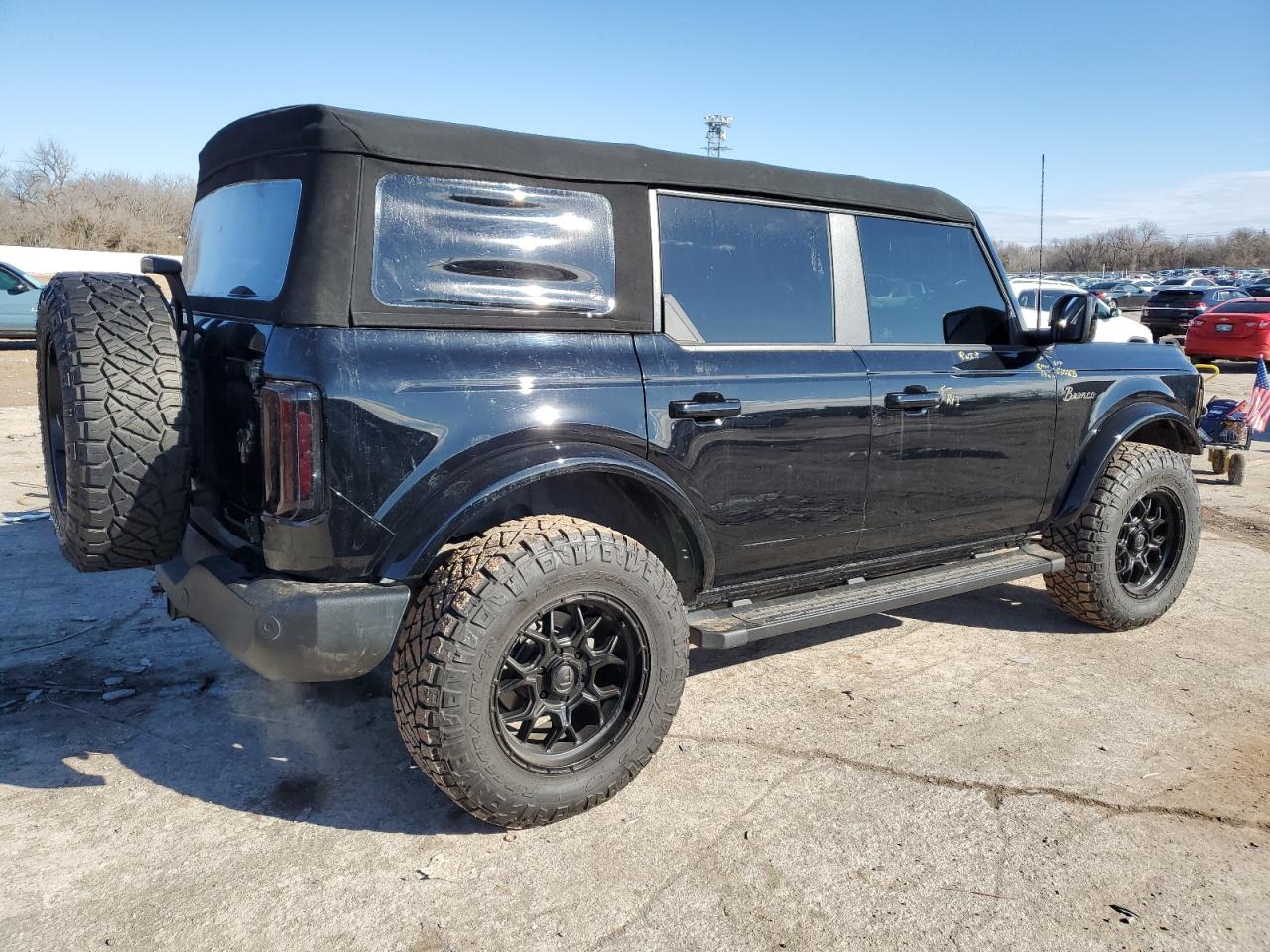 2023 Ford Bronco VIN 1FMEE5DP3PLB17510 Copart auction photo, front end / minor dent/scratches damage thumbnail 3