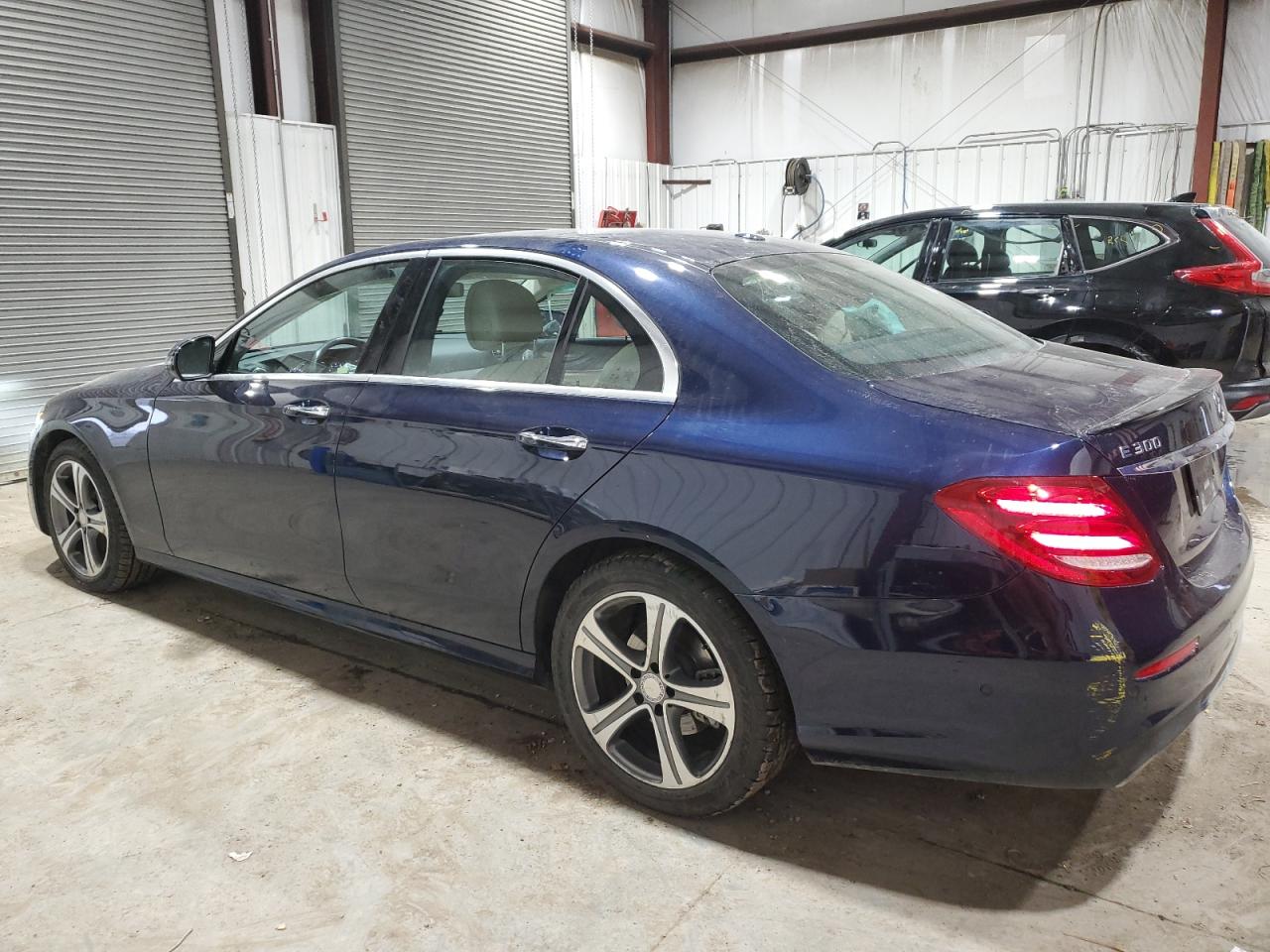2017 Mercedes-Benz E-klasse VIN WDDZF4KBXHA162709 Copart auction photo, front end / minor dent/scratches damage thumbnail 2