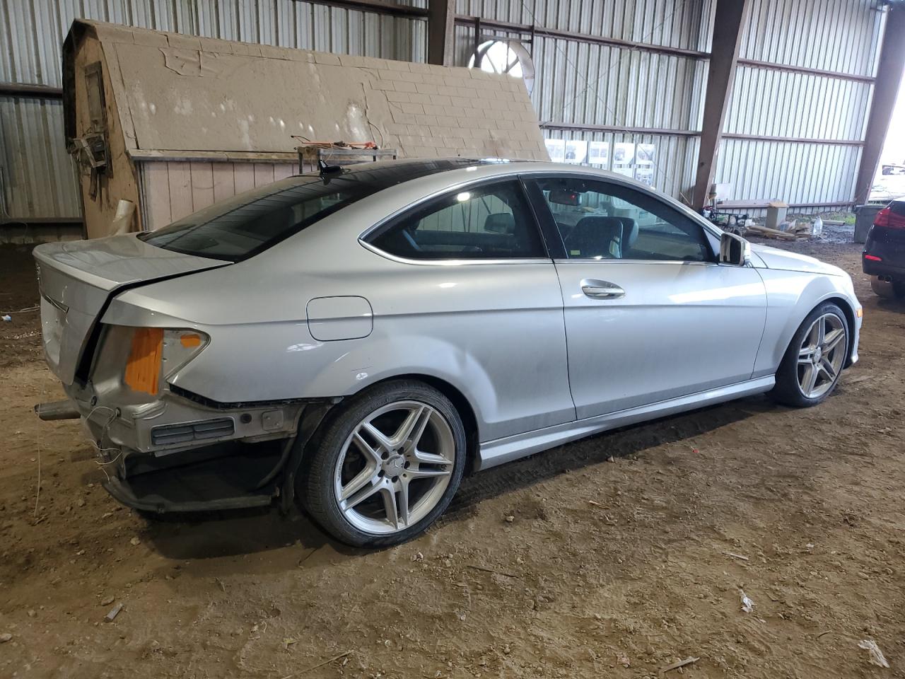 2015 Mercedes-Benz C-klasse VIN WDDGJ4HB2FG404707 Copart auction photo, rear end / minor dent/scratches damage thumbnail 3