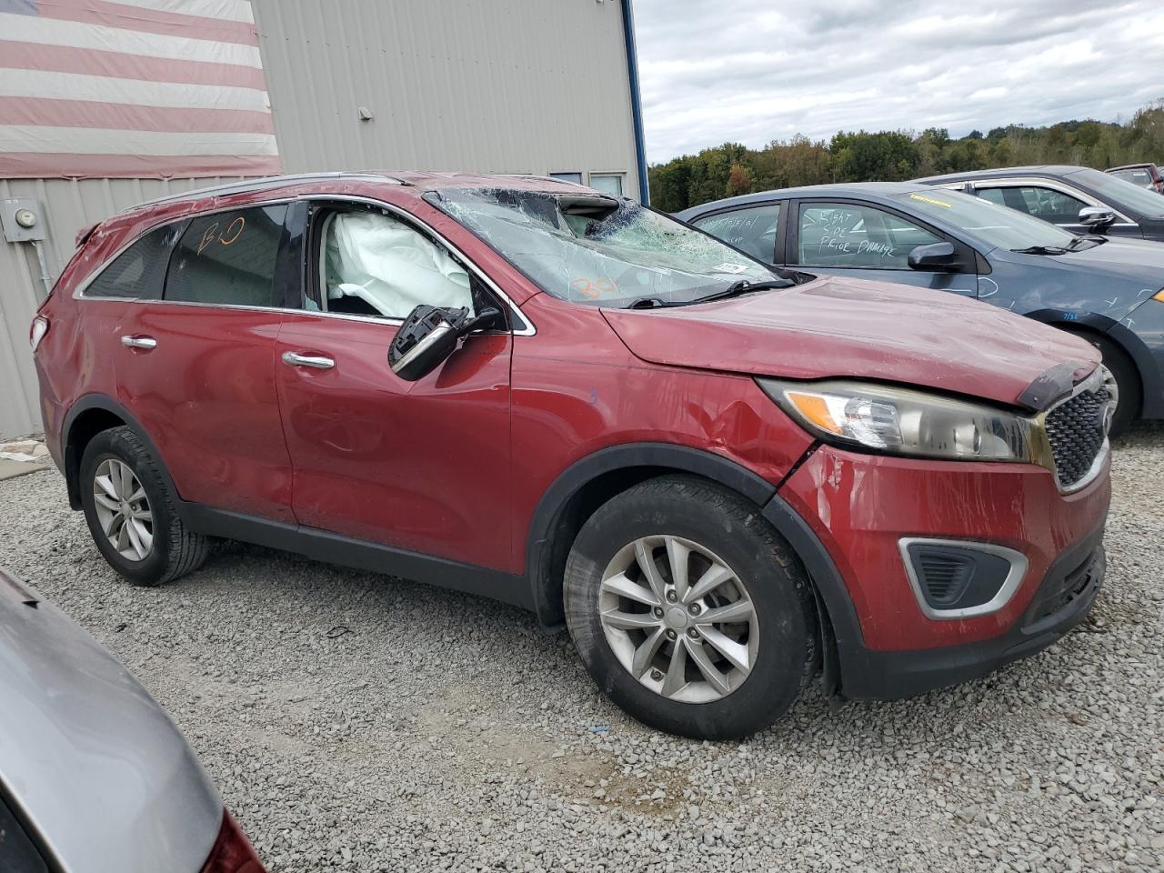 2018 KIA Sorento VIN 5XYPG4A31JG349142 Copart auction photo, rollover damage thumbnail 4