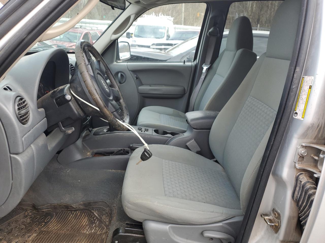 2007 Jeep Liberty (North America) VIN 1J4GL48K27W505915 Copart auction photo, front end damage thumbnail 7