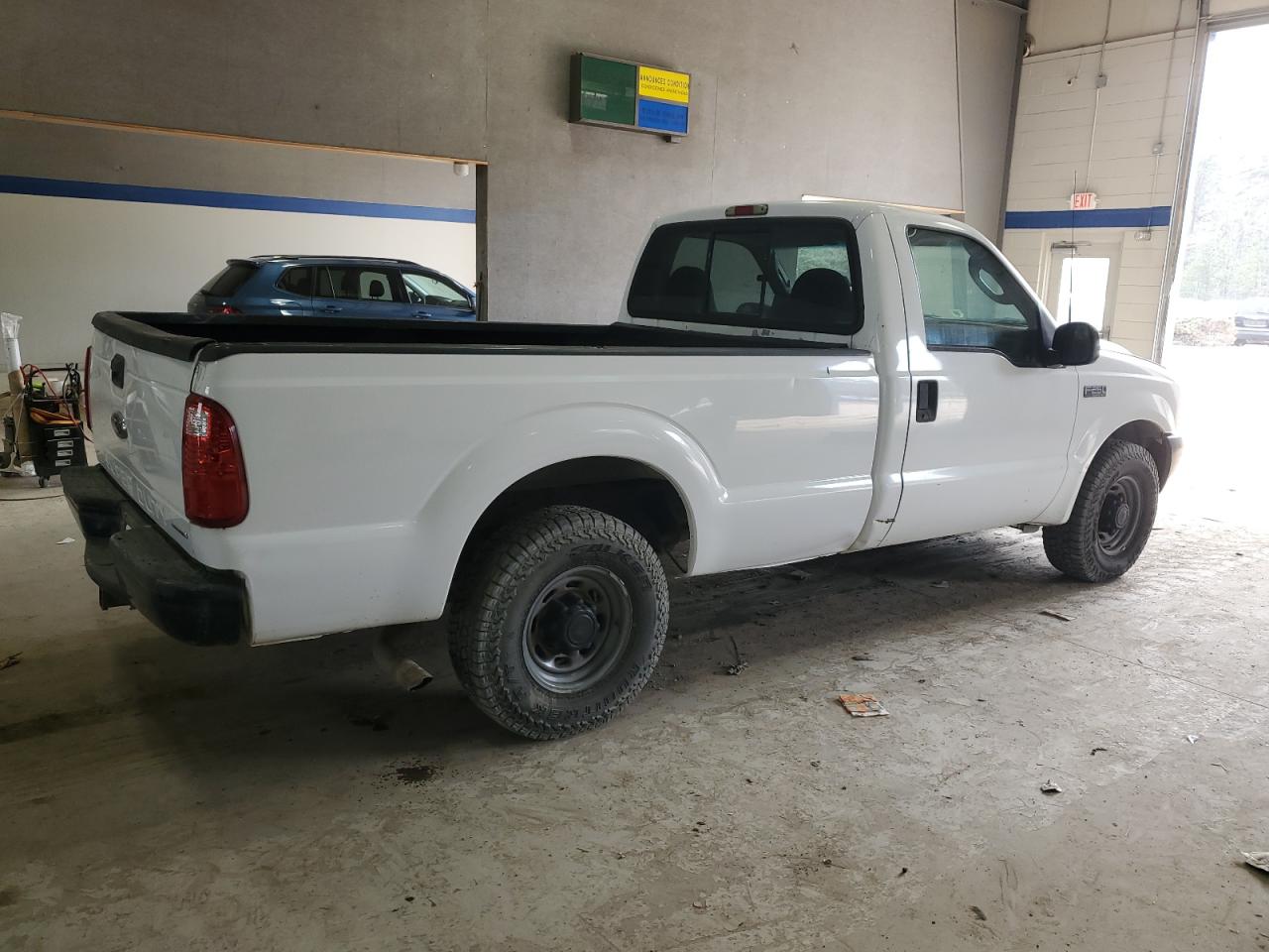 2003 Ford F250 VIN 3FTNF20L43MB35476 Copart auction photo, rear end / side damage thumbnail 3