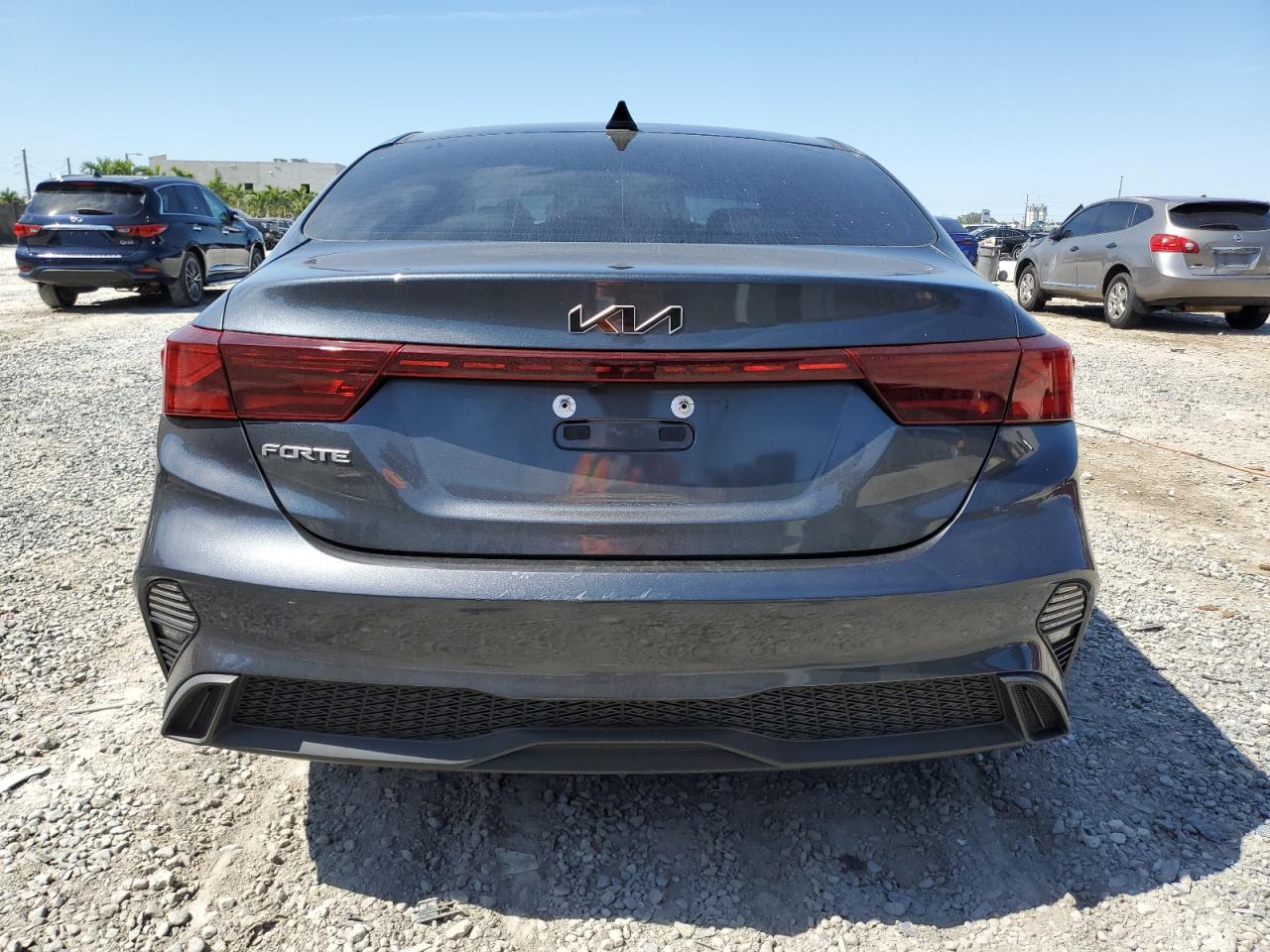 2022 KIA Forte VIN 3KPF24AD8NE475374 Copart auction photo, front end / minor dent/scratches damage thumbnail 6