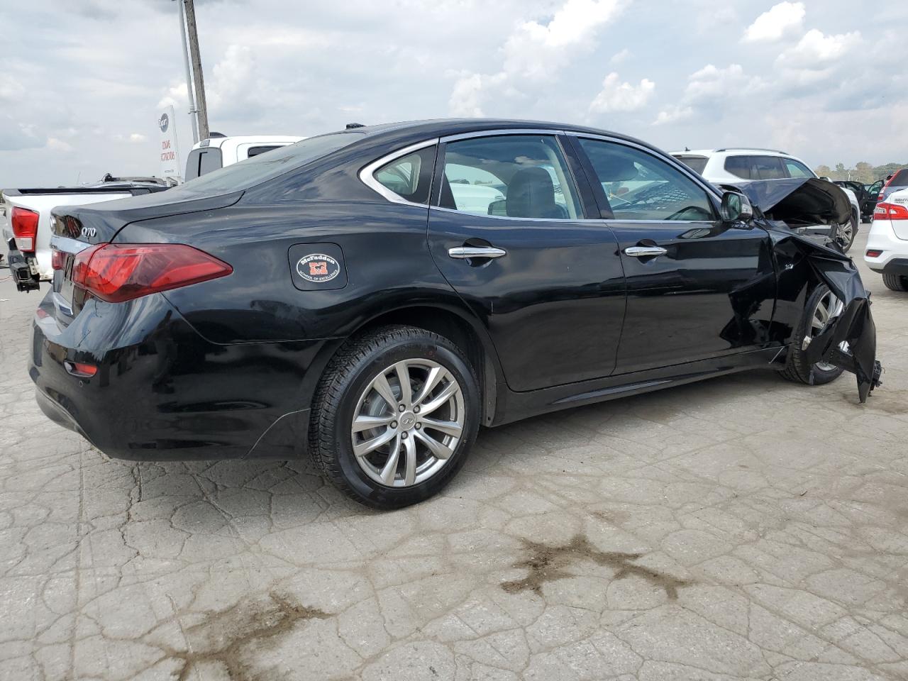 2018 Infiniti Q70 VIN JN1BY1AR1JM220149 Copart auction photo, front end / minor dent/scratches damage thumbnail 3