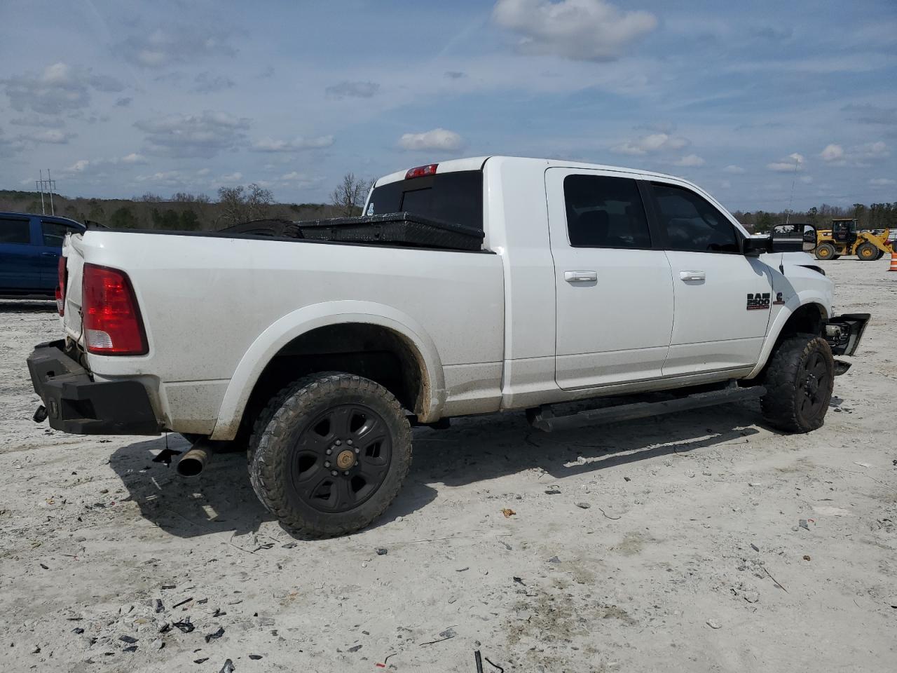 2018 RAM 2500 VIN 3C6UR5ML0JG233504 Copart auction photo, front end / rear end damage thumbnail 3