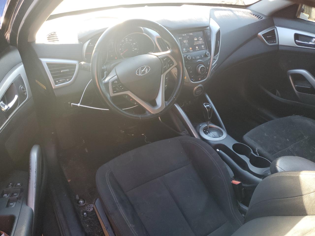 2017 Hyundai Veloster VIN KMHTC6AD5HU307852 Copart auction photo, vandalism damage thumbnail 8