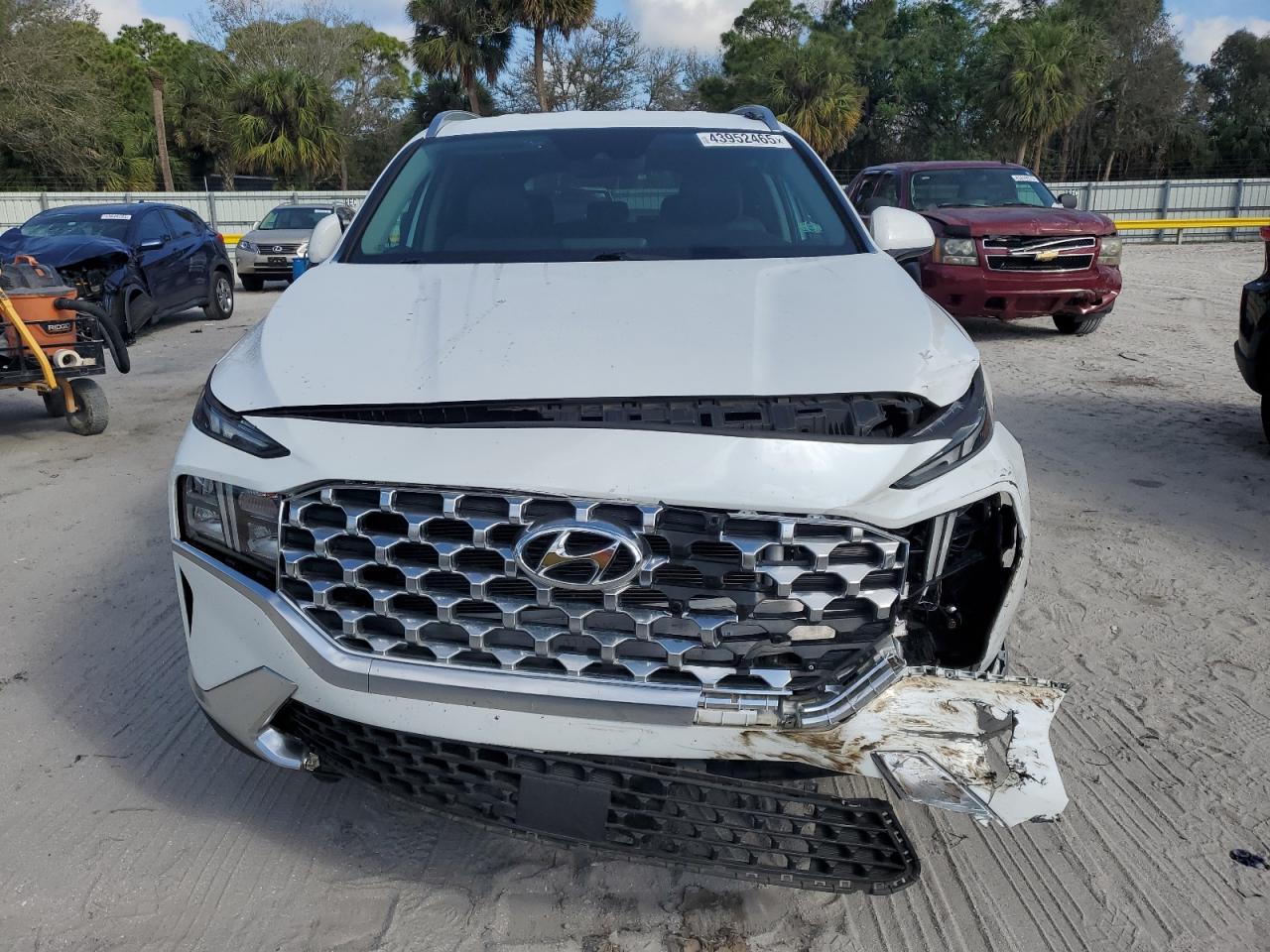 2022 Hyundai Santa Fe VIN 5NMS2DAJ0NH456038 Copart auction photo, front end / minor dent/scratches damage thumbnail 5