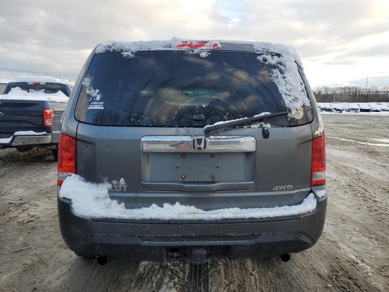 2011 Honda Pilot VIN 5FNYF4H20BB085781 Copart auction photo, all over damage thumbnail 6