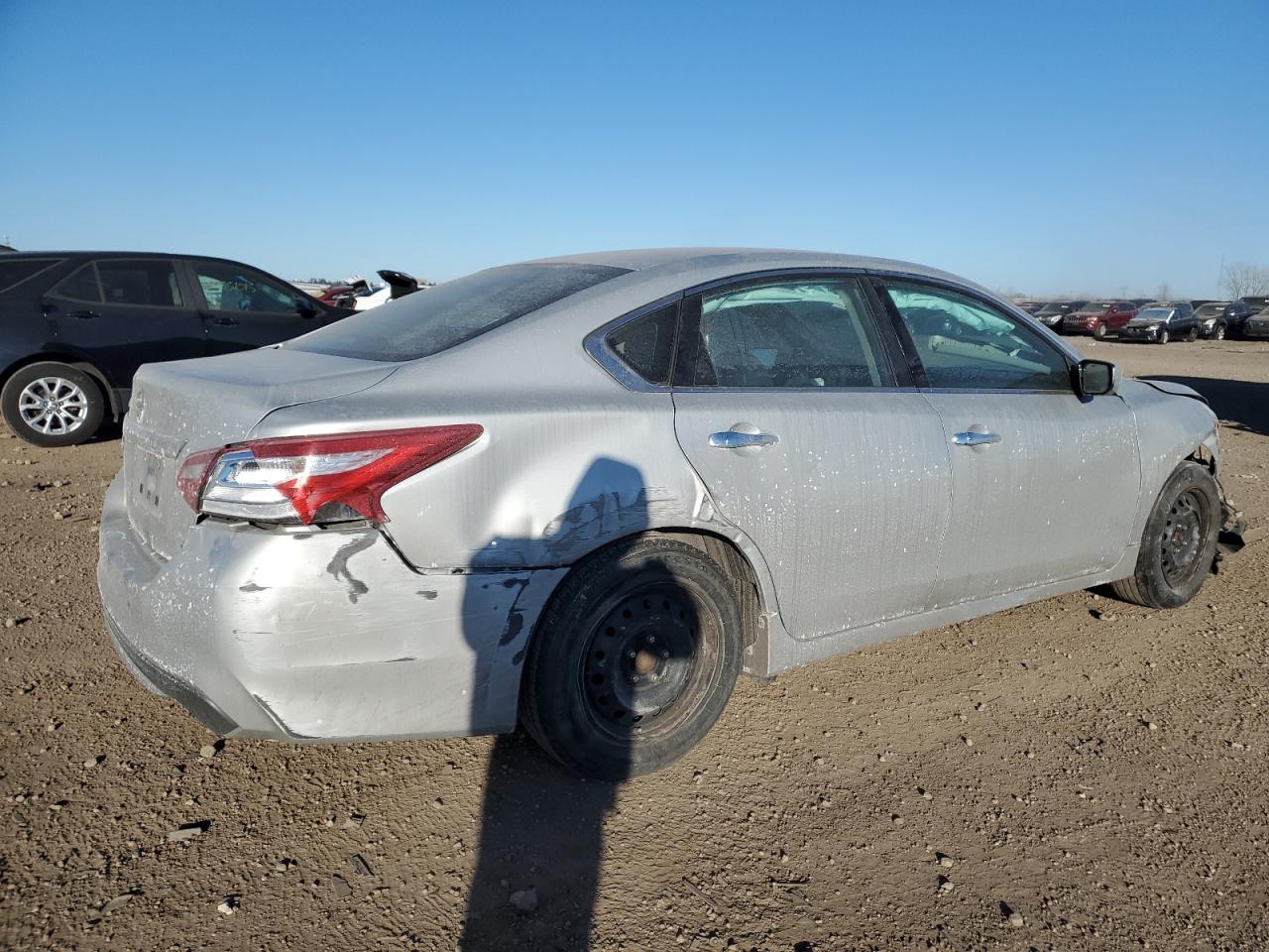 2017 Nissan Altima VIN 1N4AL3AP9HN335111 Copart auction photo, front end / rear end damage thumbnail 3