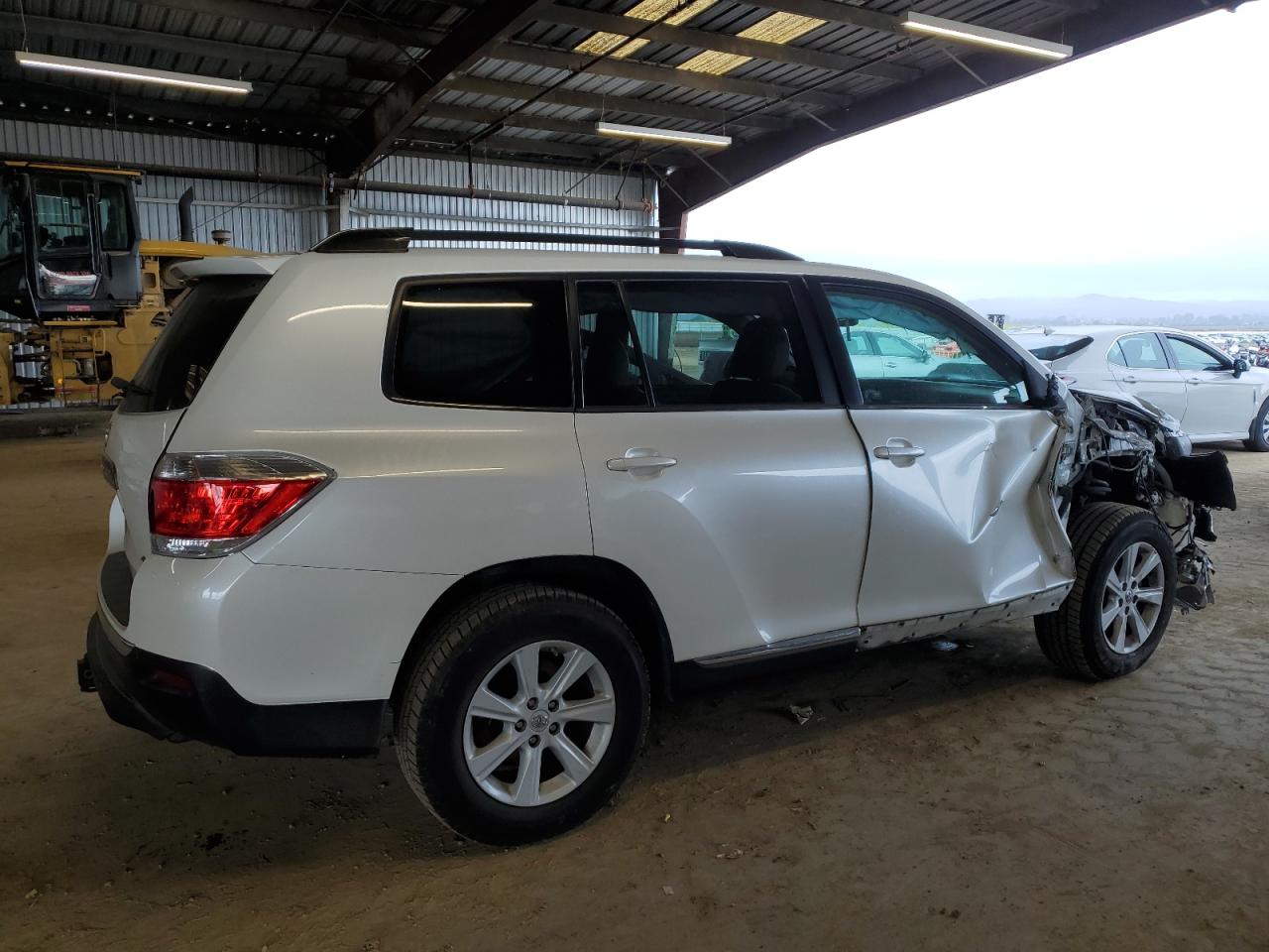 2013 Toyota Highlander VIN 5TDBK3EH8DS253122 Copart auction photo, front end / side damage thumbnail 3