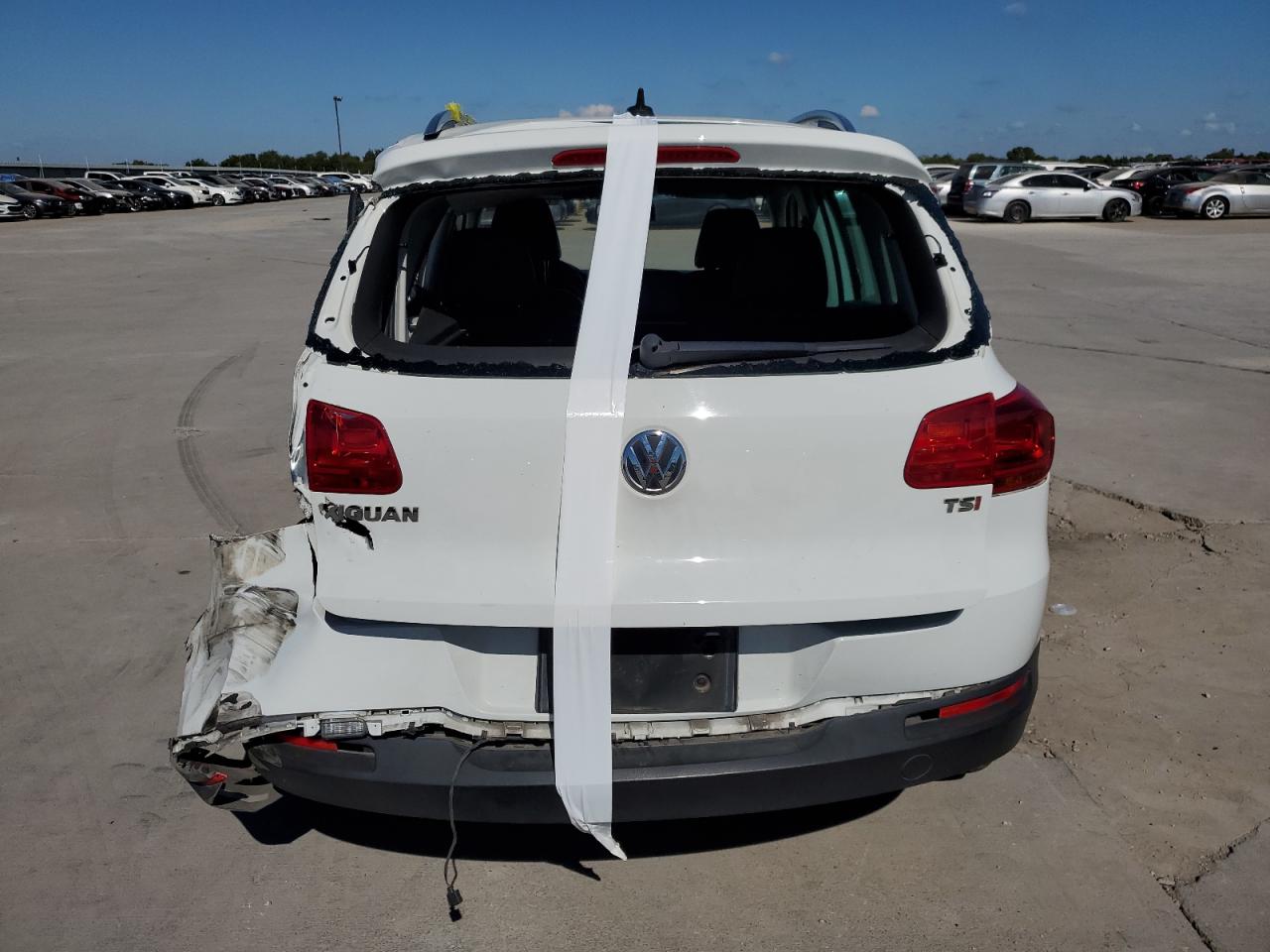 2017 Volkswagen Tiguan VIN WVGRV7AX6HW500391 Copart auction photo, rear end / side damage thumbnail 6