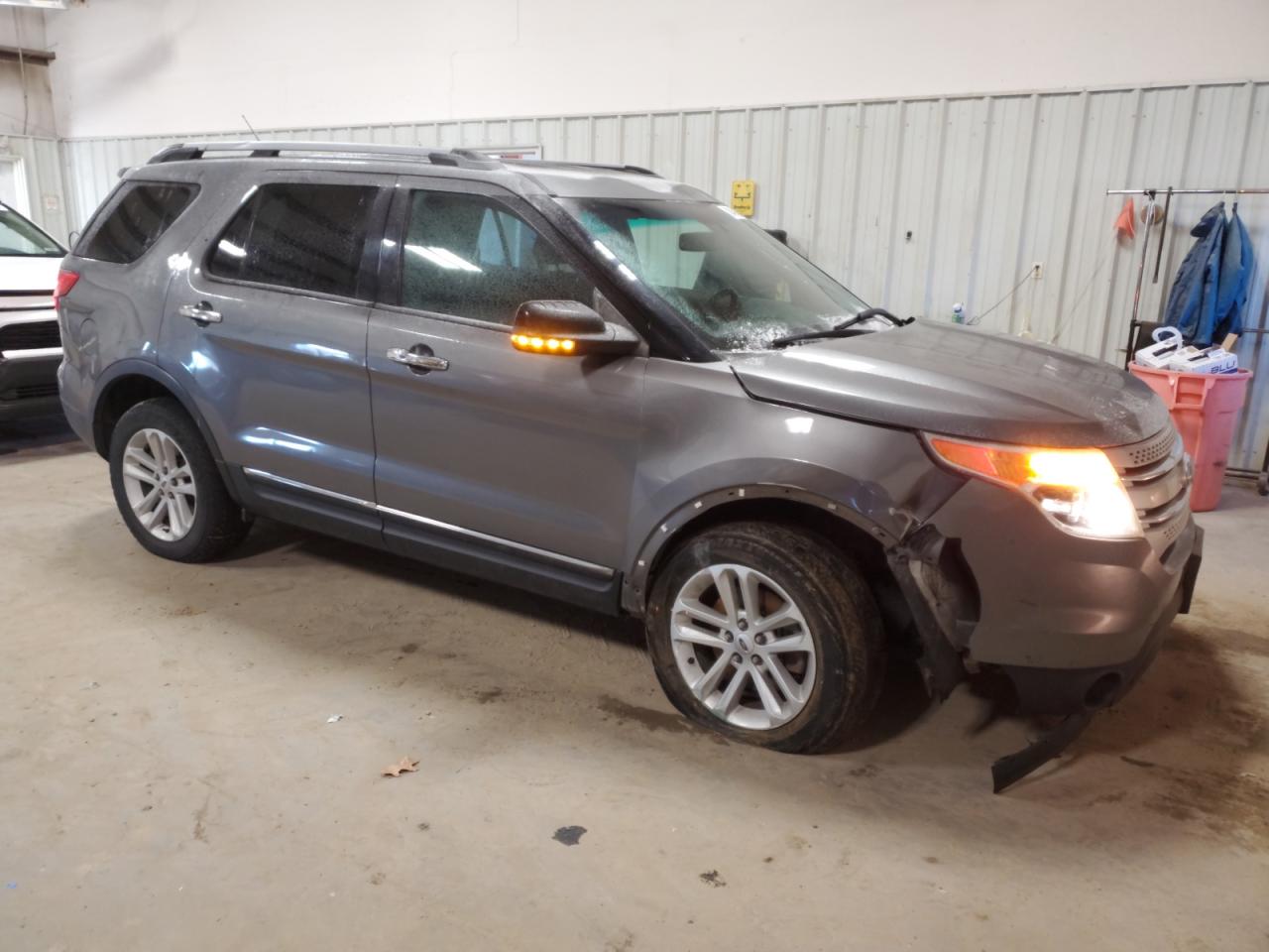 2013 Ford Explorer VIN 1FM5K8D88DGA34260 Copart auction photo, front end / minor dent/scratches damage thumbnail 4