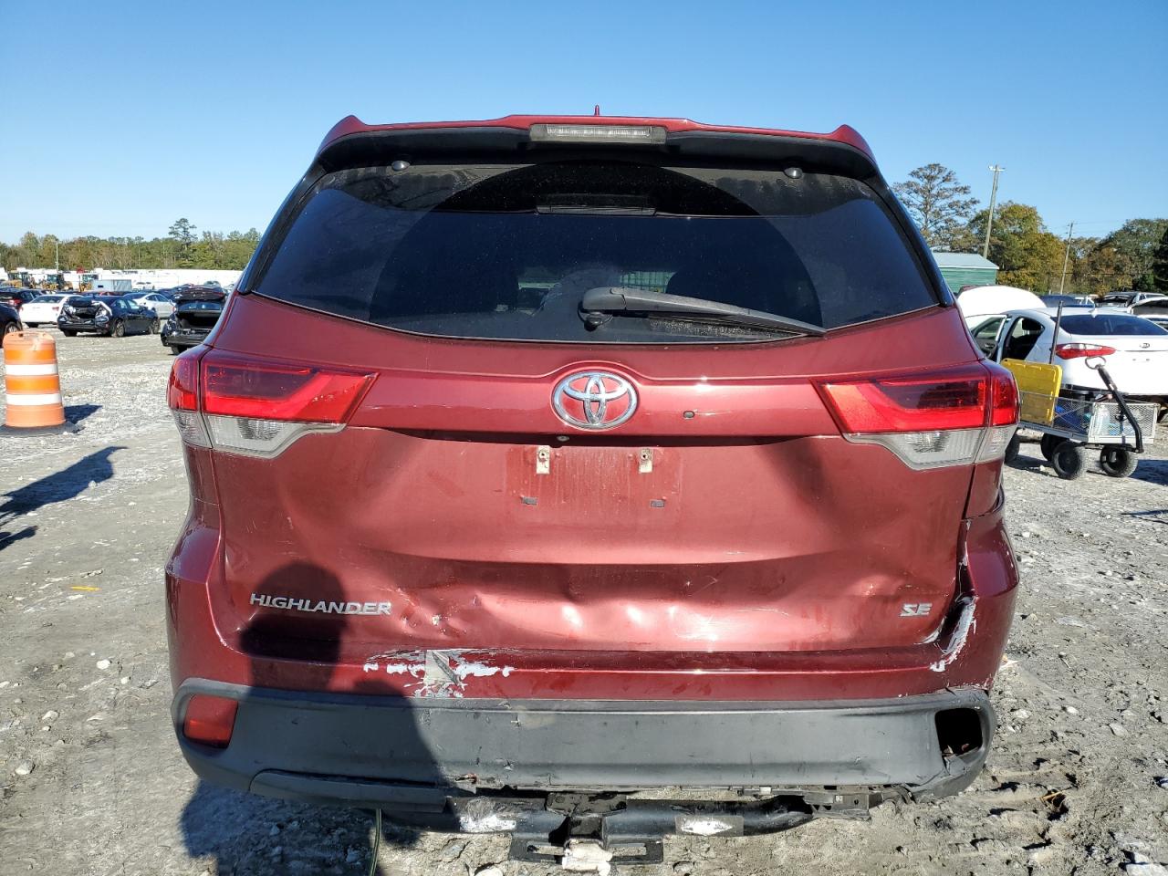 2018 Toyota Highlander VIN 5TDKZRFH5JS531483 Copart auction photo, front end damage thumbnail 6