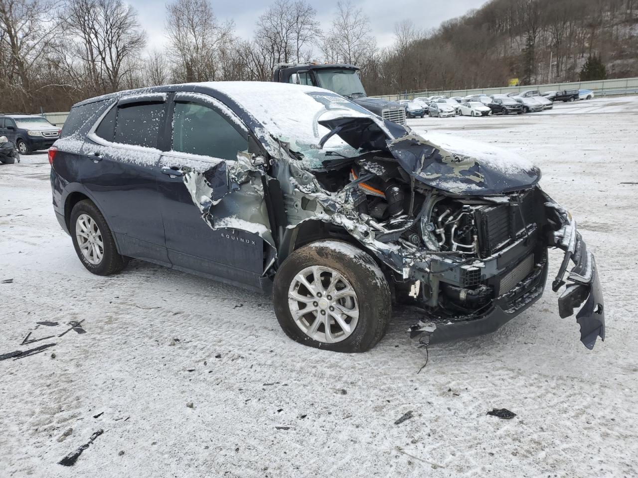2018 Chevrolet Equinox VIN 3GNAXSEV0JS533175 Copart auction photo, front end / side damage thumbnail 4