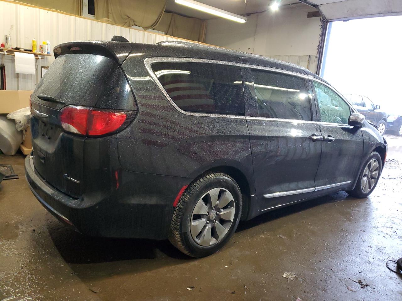 2019 Chrysler Pacifica VIN 2C4RC1N77KR630245 Copart auction photo, front end / minor dent/scratches damage thumbnail 3