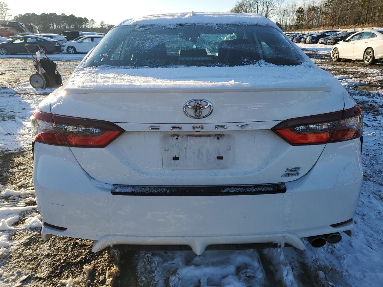 2022 Toyota Camry VIN 4T1G11BK0NU048805 Copart auction photo, front end / minor dent/scratches damage thumbnail 6