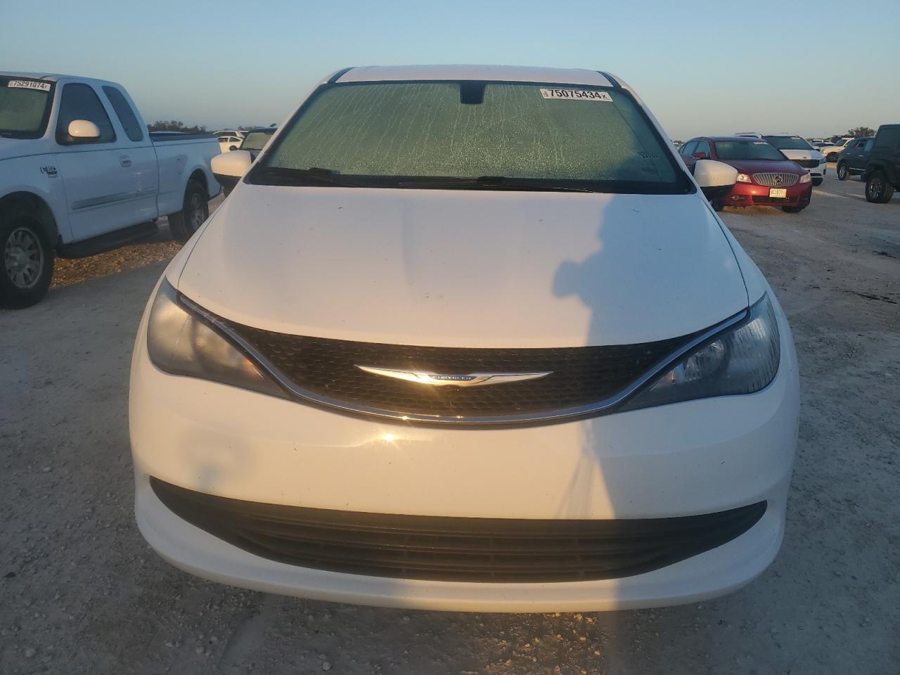 2018 Chrysler Pacifica VIN 2C4RC1CG8JR158560 Copart auction photo, water/flood damage thumbnail 5
