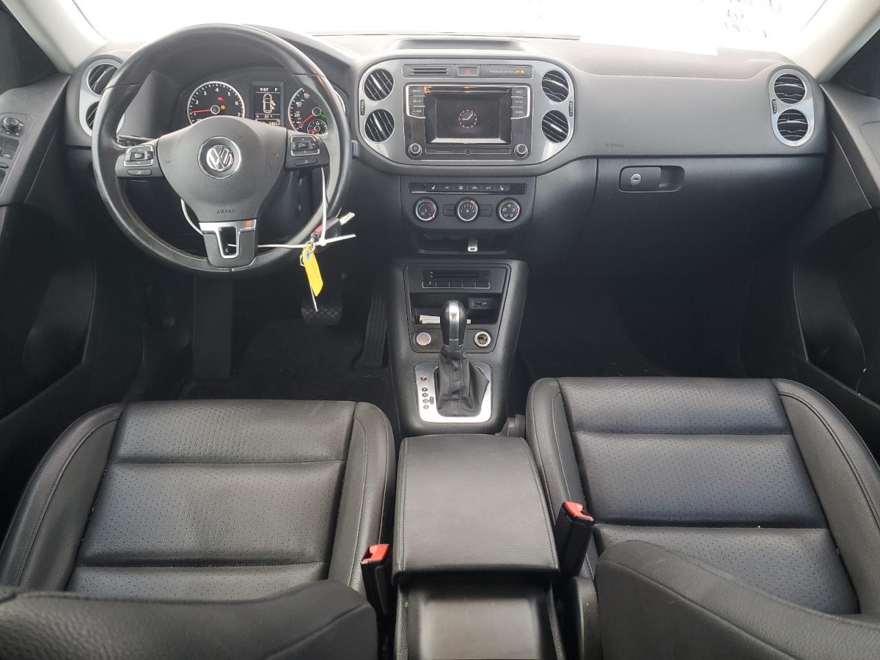 2016 Volkswagen Tiguan VIN WVGAV7AX3GW600850 Copart auction photo, front end damage thumbnail 8