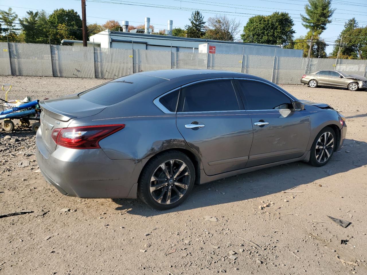 2018 Nissan Altima VIN 1N4AL3AP1JC101076 Copart auction photo, front end / side damage thumbnail 3