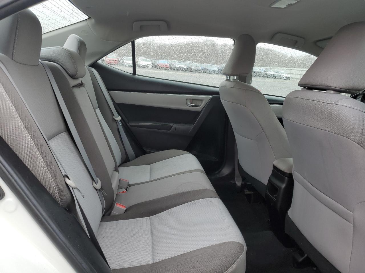 2018 Toyota Corolla VIN 5YFBURHEXJP761739 Copart auction photo, all over / minor dent/scratches damage thumbnail 11
