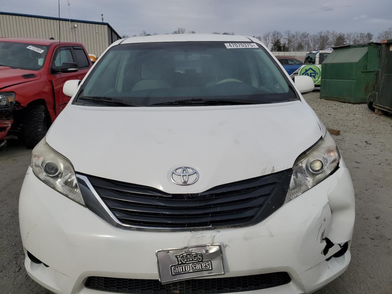 2013 Toyota Sienna VIN 5TDKK3DC4DS379032 Copart auction photo, front end damage thumbnail 5