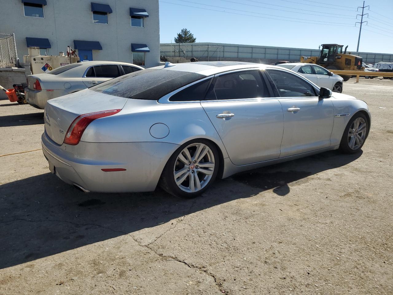 2014 Jaguar XJ VIN SAJWA2GZ2E8V70065 Copart auction photo, front end damage thumbnail 3