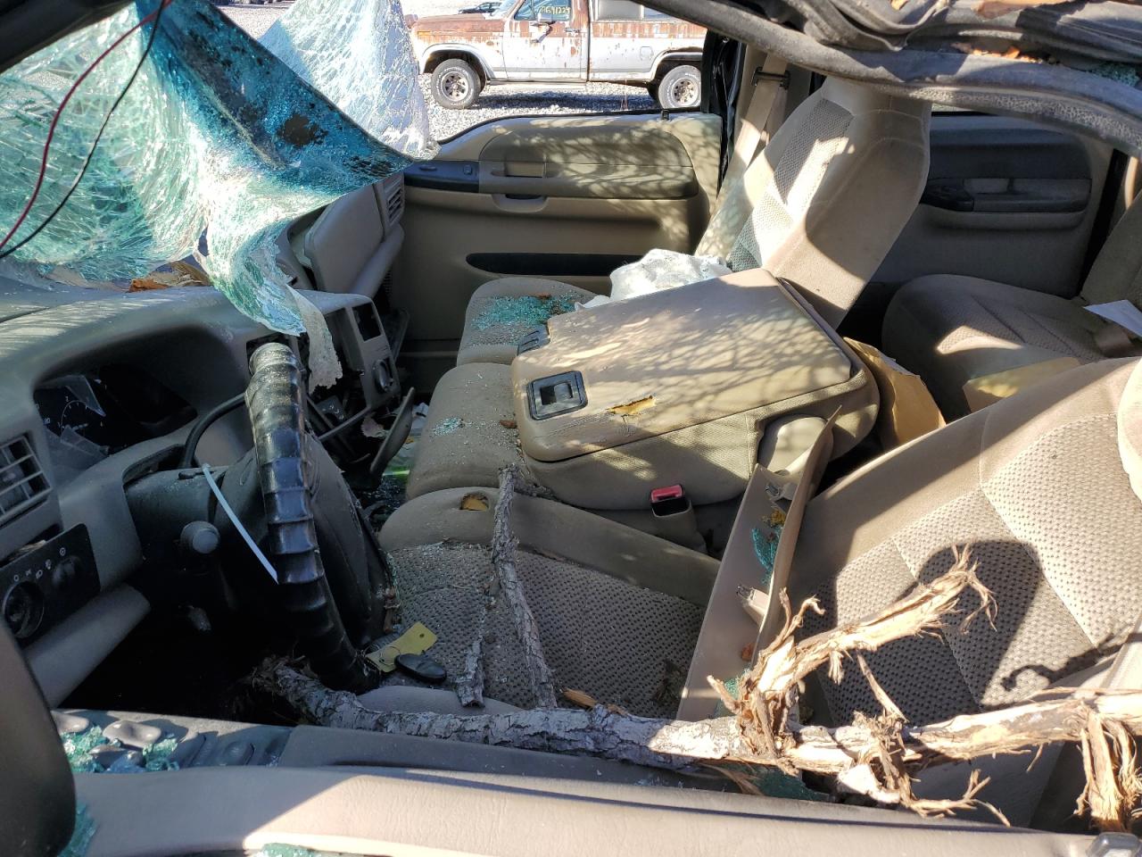2001 Ford F350 VIN 1FTSW31F81EA26121 Copart auction photo, all over damage thumbnail 7