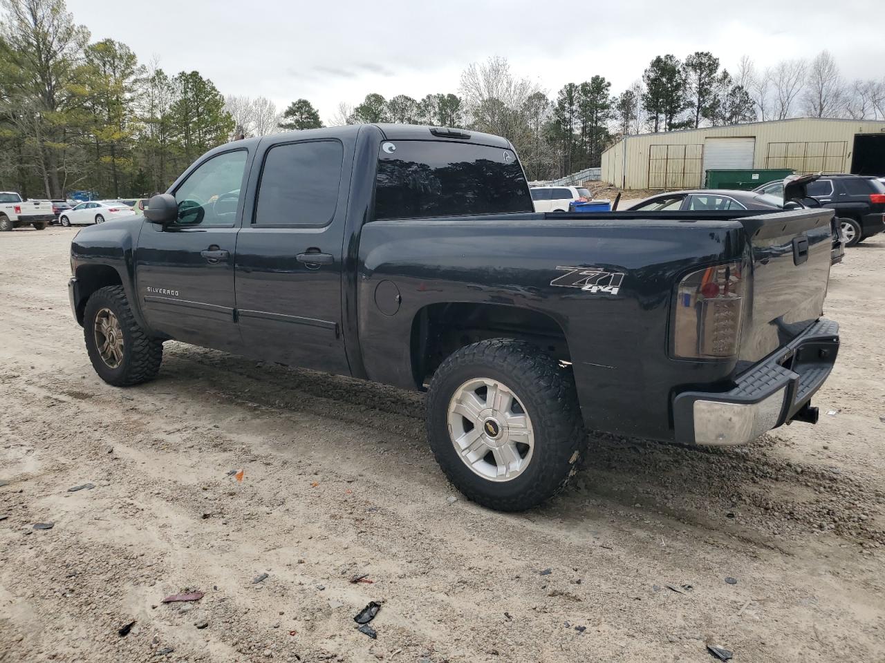2011 Chevrolet Silverado VIN 3GCPKSE31BG304508 Copart auction photo, minor dent/scratches damage thumbnail 2