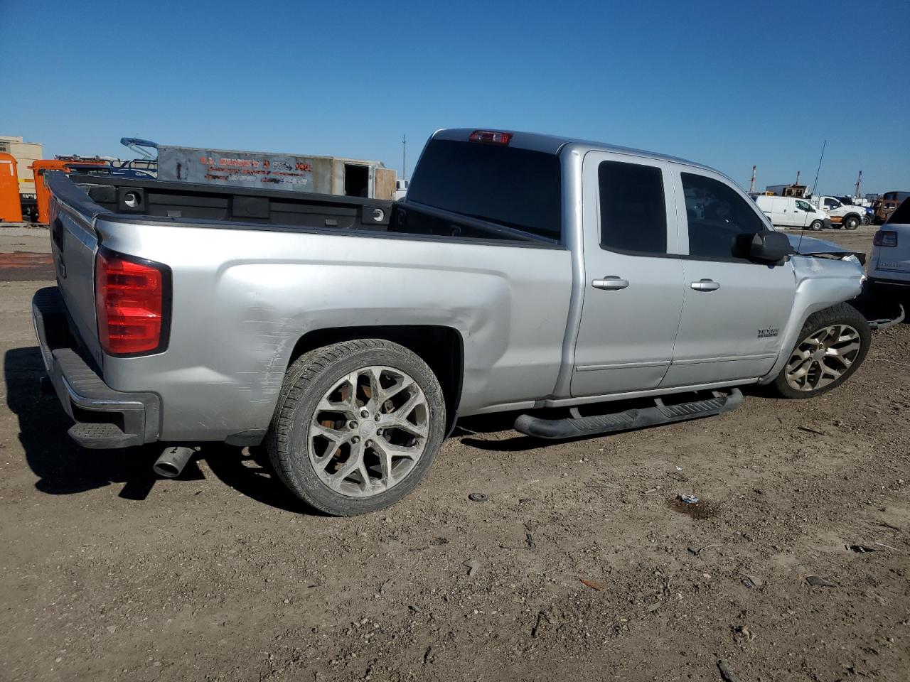 2018 Chevrolet Silverado VIN 1GCRCREC5JZ157719 Copart auction photo, front end / minor dent/scratches damage thumbnail 3