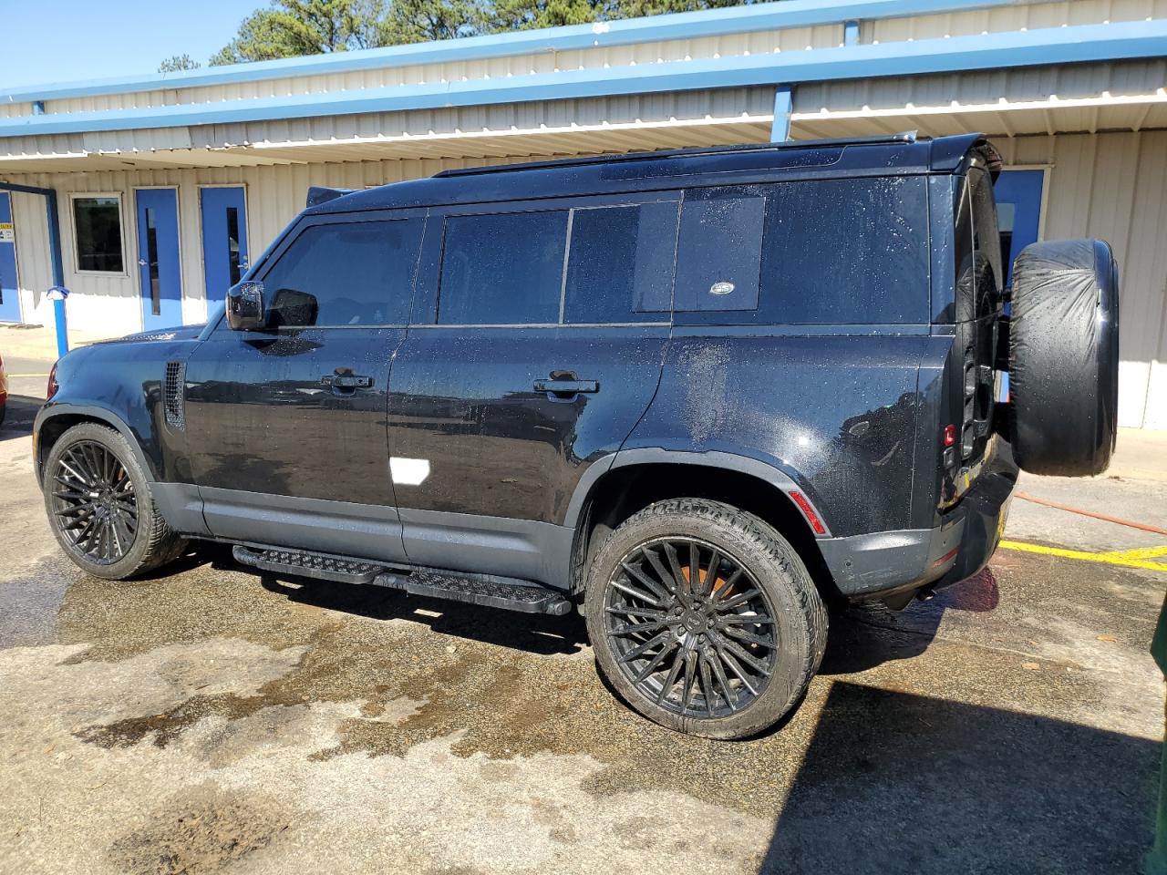 2020 Land Rover Defender VIN SALEJEEX4L2021585 Copart auction photo, water/flood damage thumbnail 2