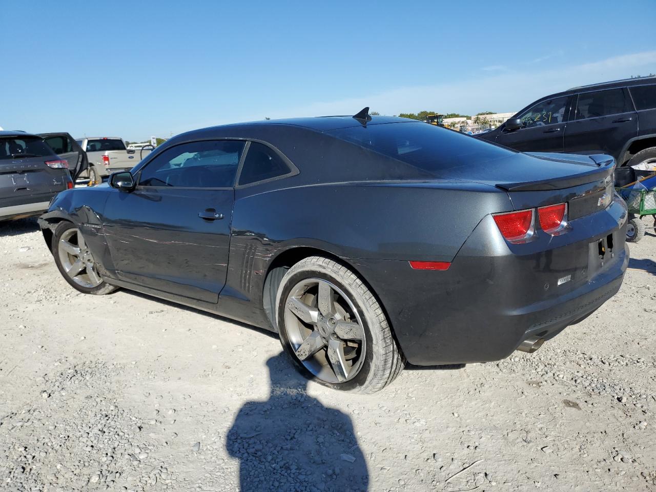 2011 Chevrolet Camaro VIN 2G1FC1ED1B9140465 Copart auction photo, side / front end damage thumbnail 2