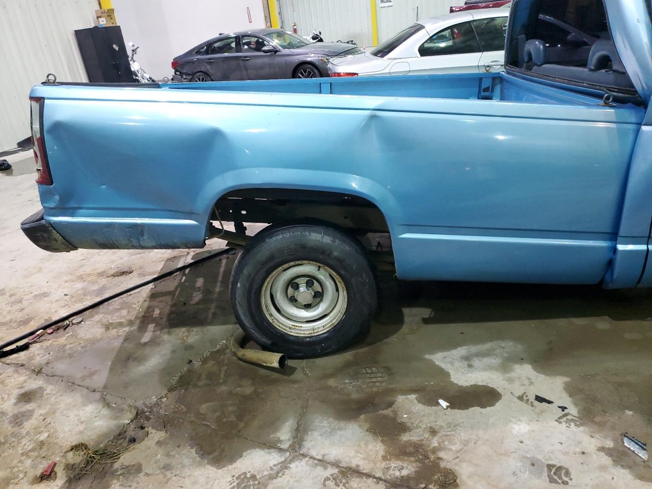 1994 Chevrolet GMT-400 VIN 1GCDC14Z3RZ111366 Copart auction photo, all over damage thumbnail 10