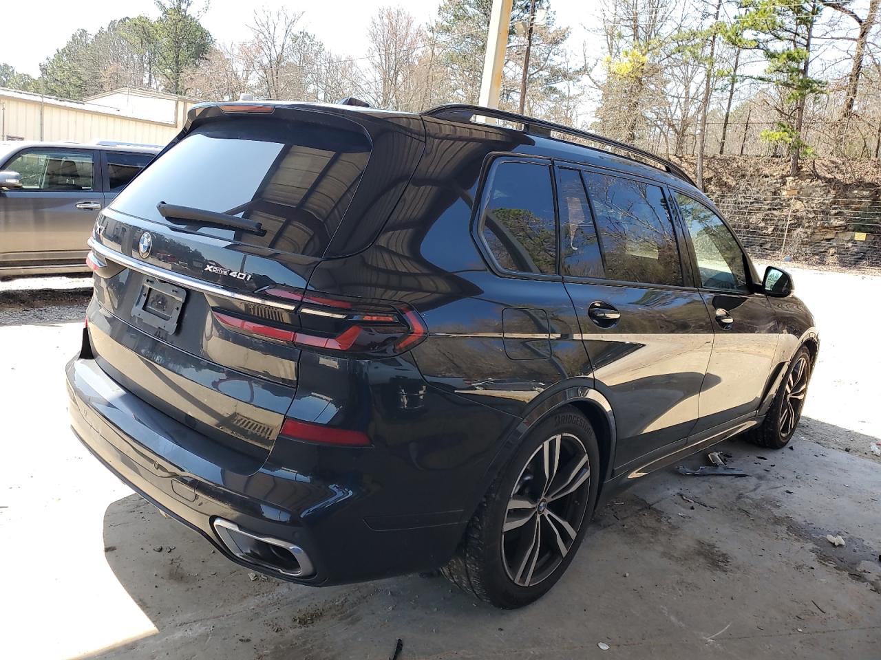 2023 BMW X7 VIN 5UX23EM07P9R68656 Copart auction photo, vandalism damage thumbnail 3