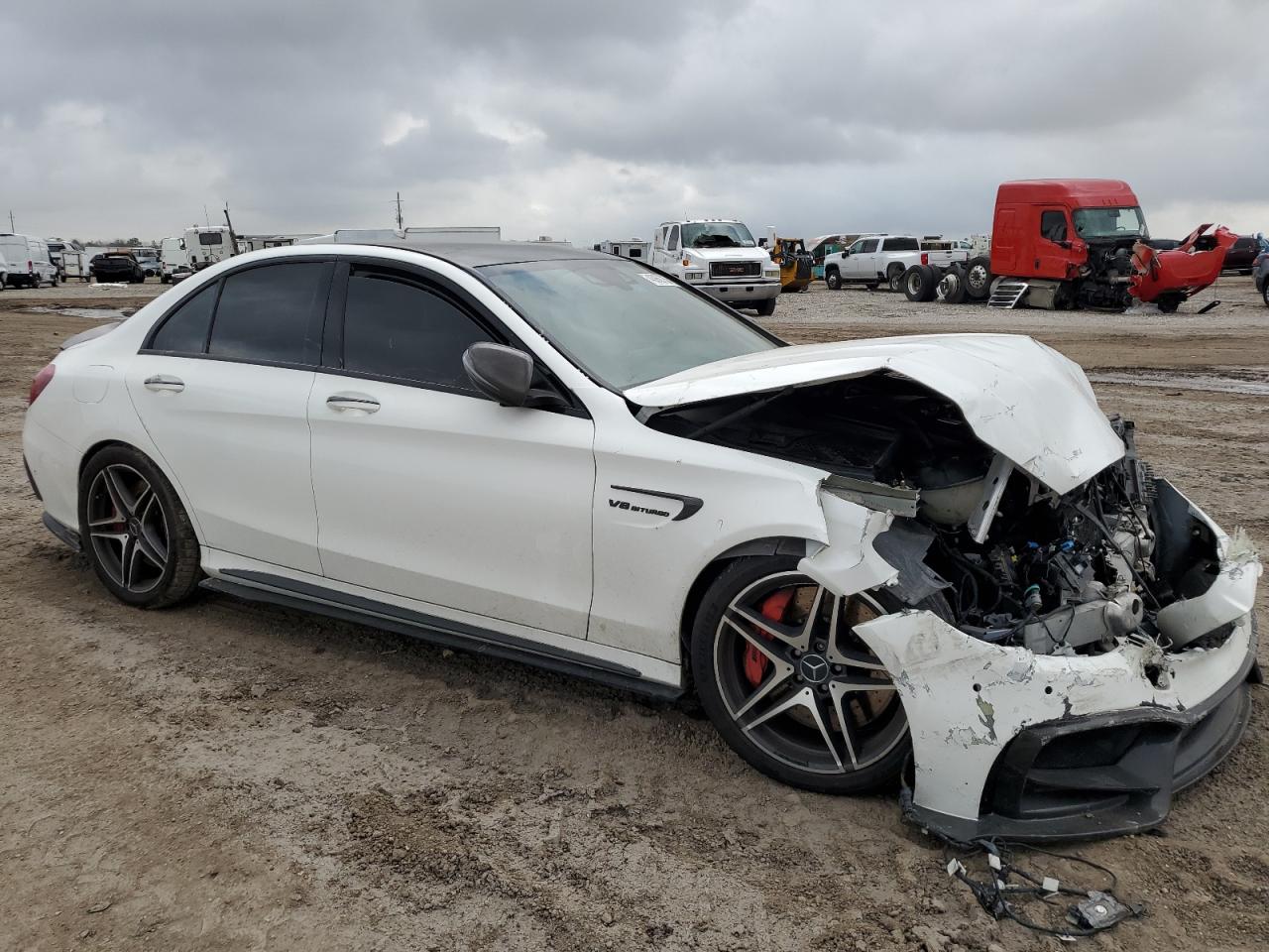 2016 Mercedes-Benz C-klasse VIN 55SWF8HB3GU100097 Copart auction photo, front end / mechanical damage thumbnail 4