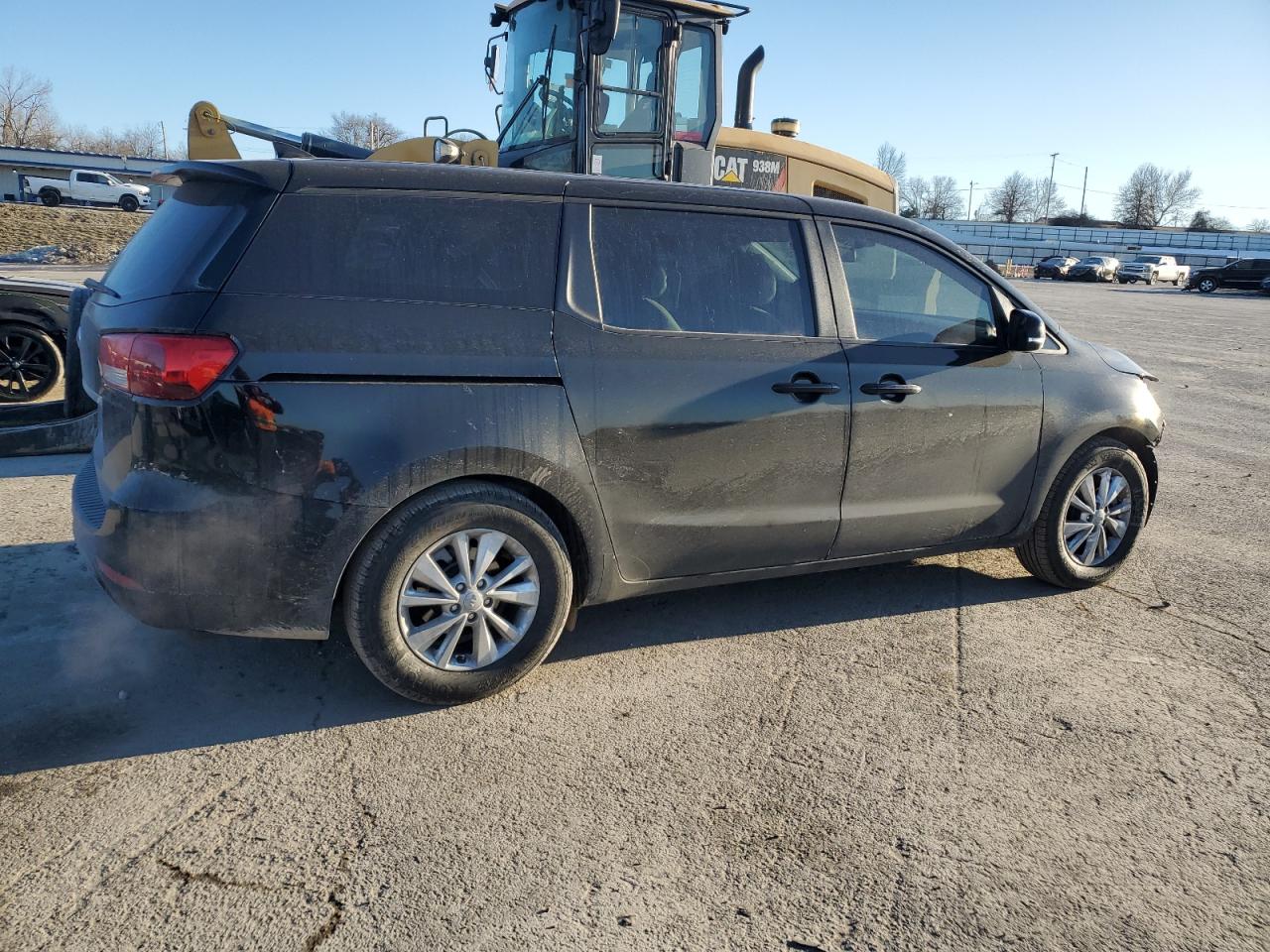 2016 KIA Sedona VIN KNDMA5C10G6120405 Copart auction photo, front end damage thumbnail 3