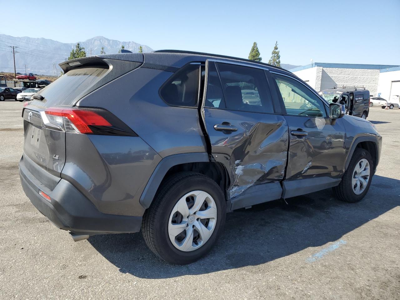 2019 Toyota RAV 4 VIN JTMK1RFV7KJ011281 Copart auction photo, side damage thumbnail 3