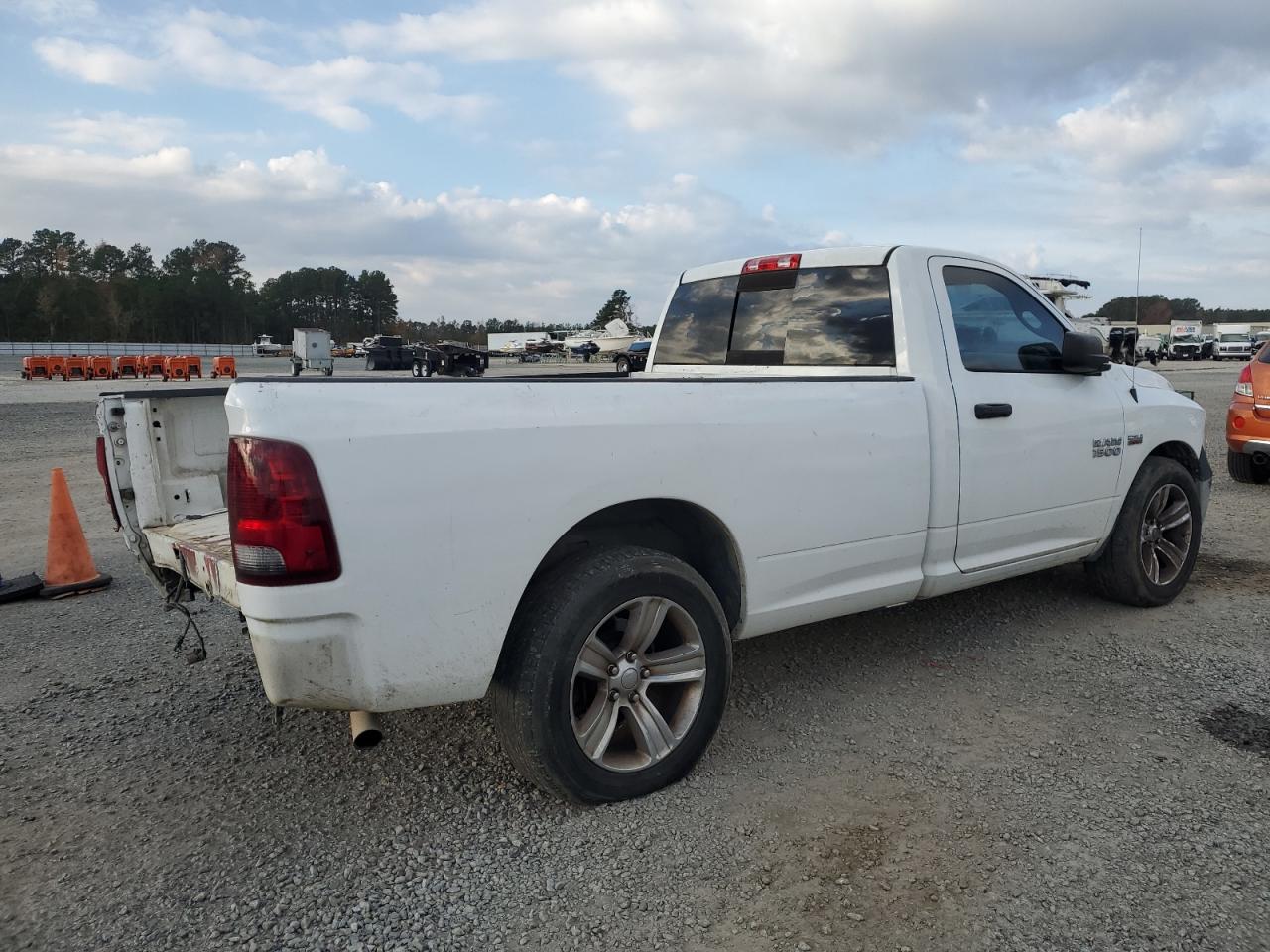 2016 RAM 1500 VIN 3C6JR6DT5GG156551 Copart auction photo, rear end damage thumbnail 3