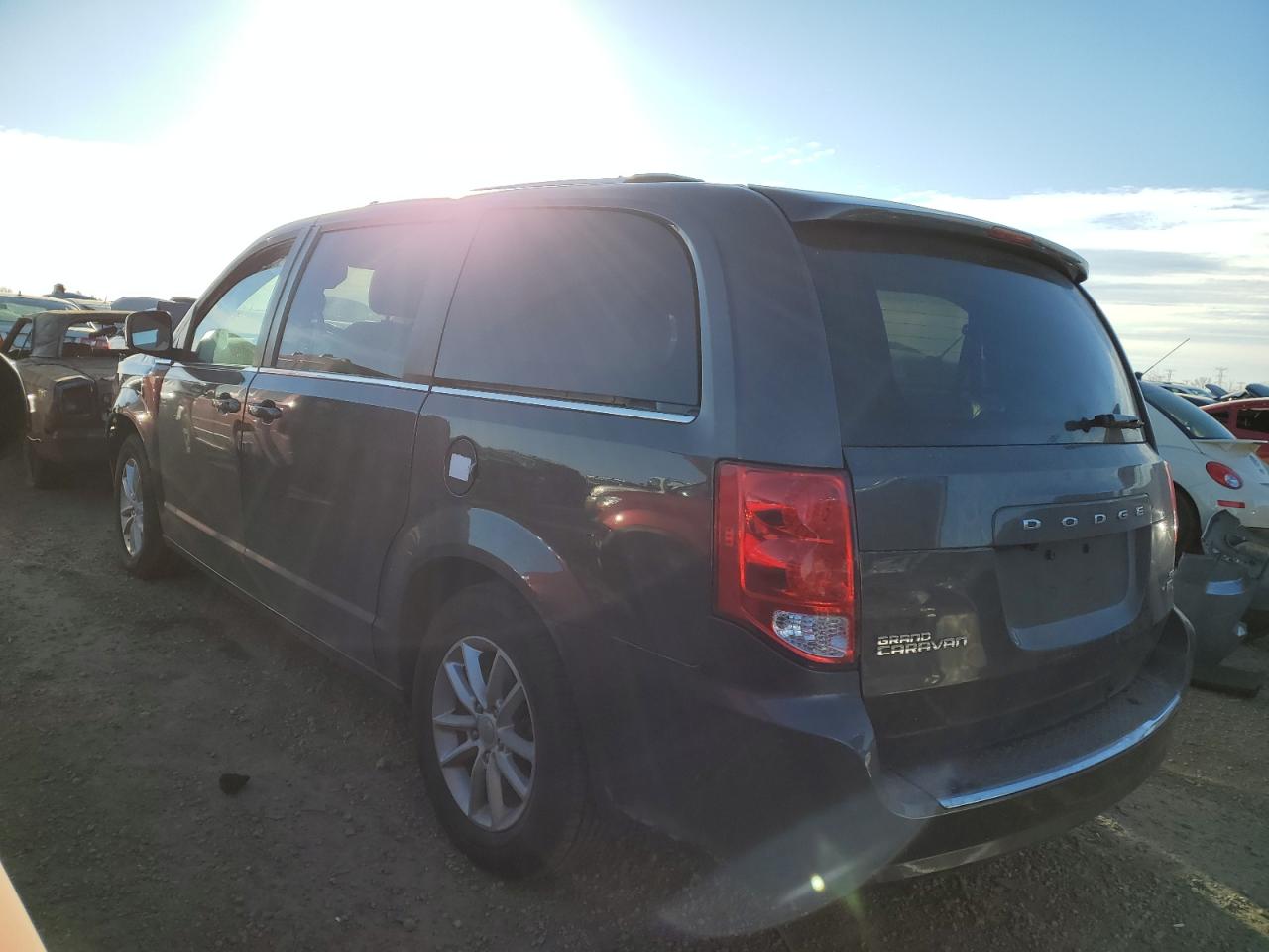 2019 Dodge Caravan VIN 2C4RDGCG2KR679422 Copart auction photo, front end / top/roof damage thumbnail 2
