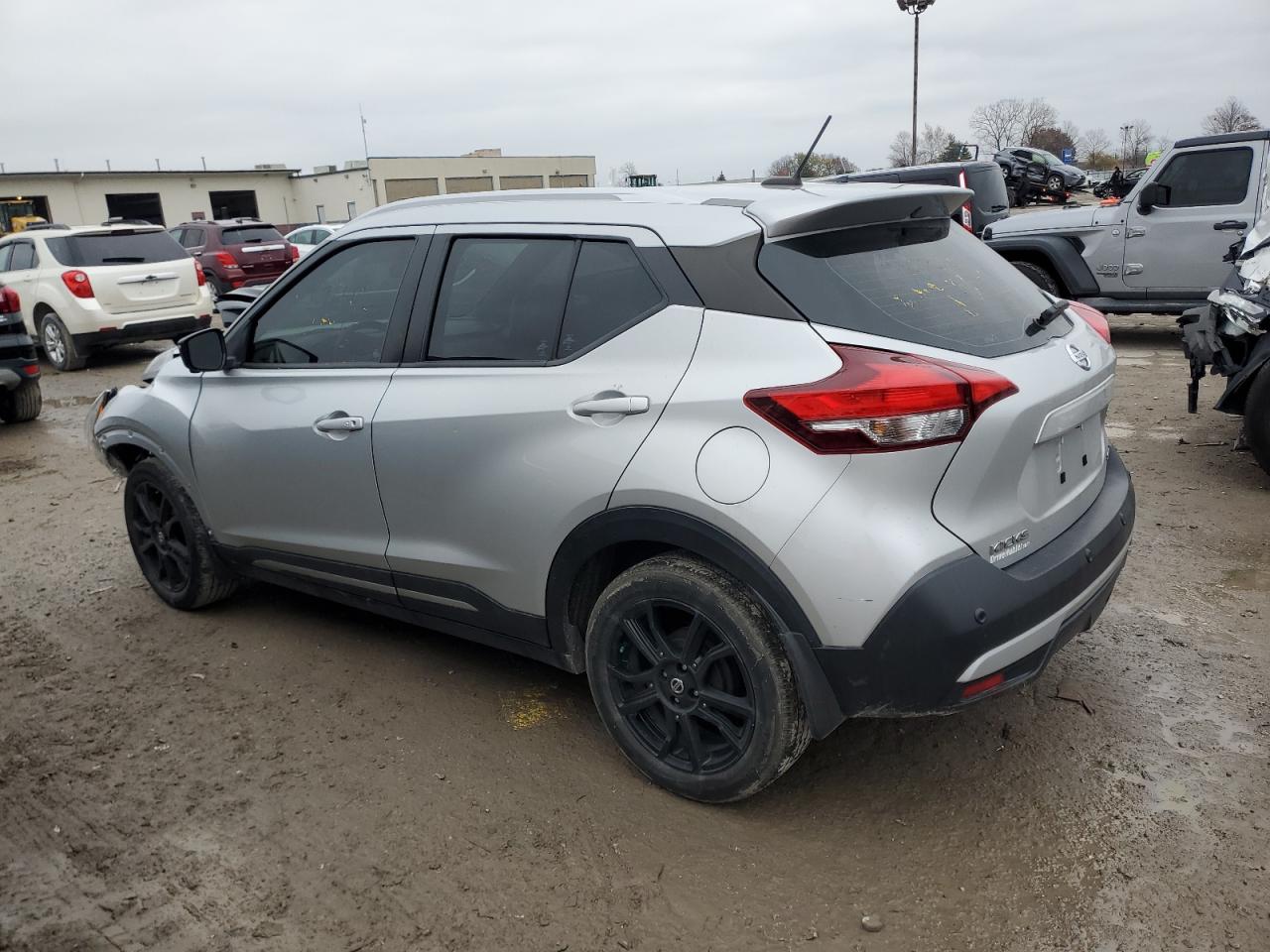 2020 Nissan Kicks VIN 3N1CP5DV0LL576404 Copart auction photo, front end / minor dent/scratches damage thumbnail 2