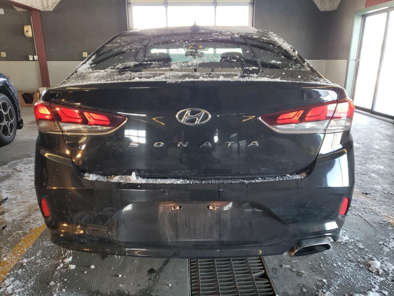 2018 Hyundai Sonata VIN 5NPE34AF8JH642946 Copart auction photo, front end / side damage thumbnail 6