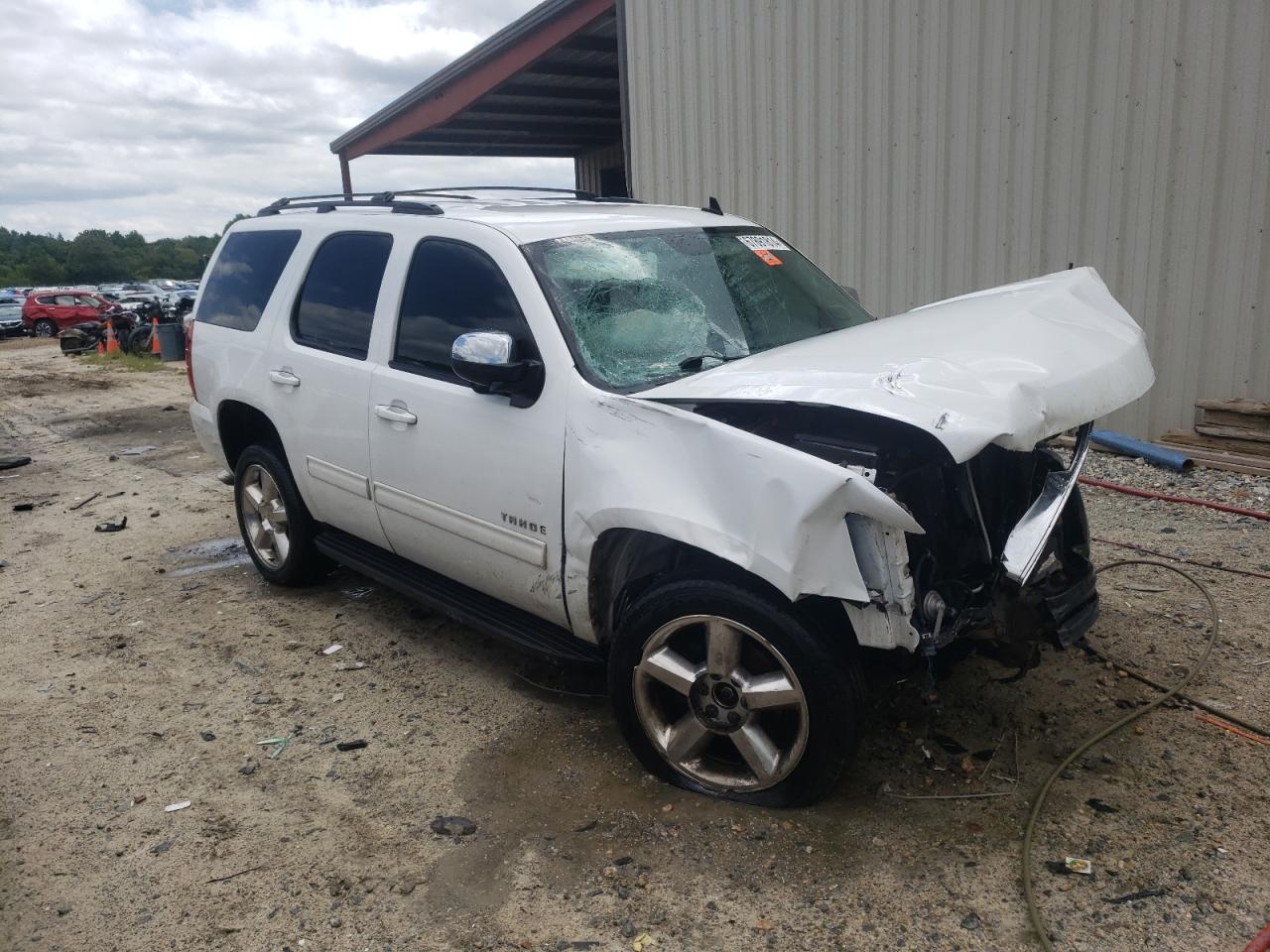 2011 Chevrolet Tahoe VIN 1GNSKAE08BR380793 Copart auction photo, front end / side damage thumbnail 4