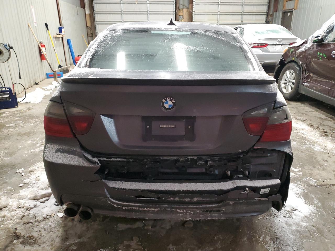 2008 BMW 3er VIN WBAVA335X8PG40621 Copart auction photo, rear end damage thumbnail 6
