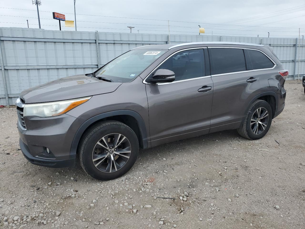 2016 Toyota Highlander VIN 5TDKKRFH5GS141920