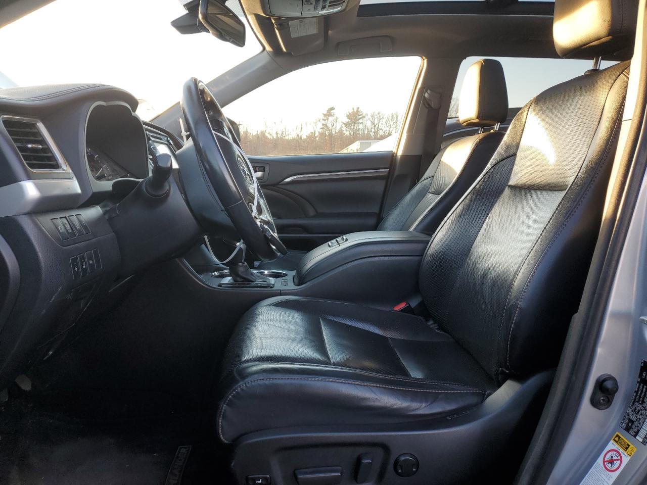 2015 Toyota Highlander VIN 5TDDKRFH4FS221409 Copart auction photo, front end damage thumbnail 7