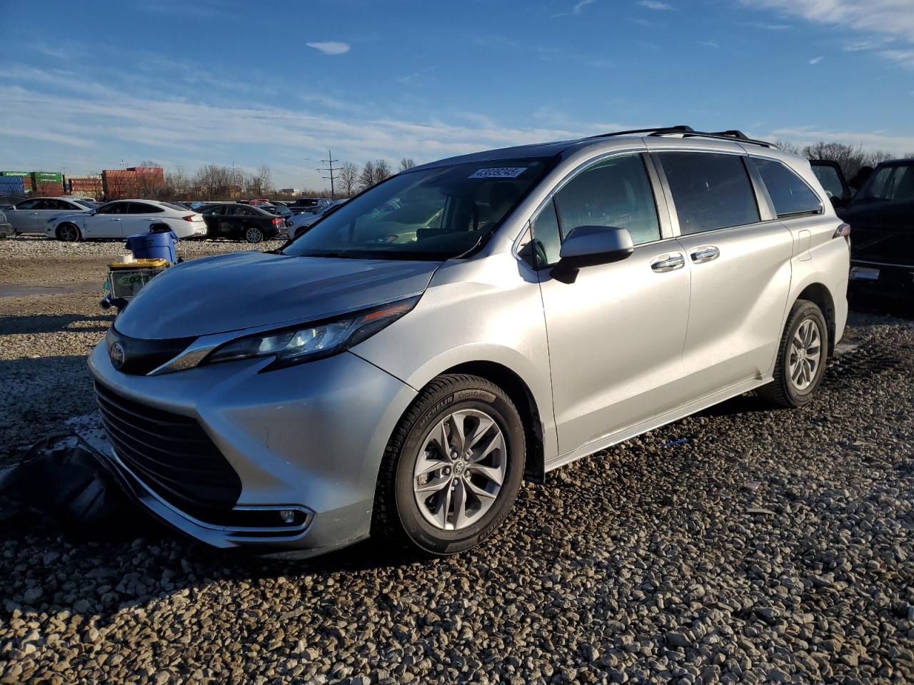 2022 Toyota Sienna VIN 5TDYRKEC3NS086285